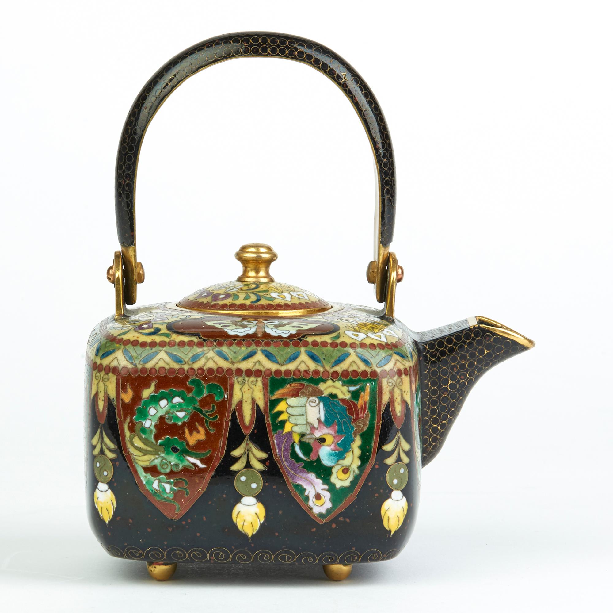 Japanese Exceptional Gilded Metal Cloisonné Teapot, Early 20th Century 6