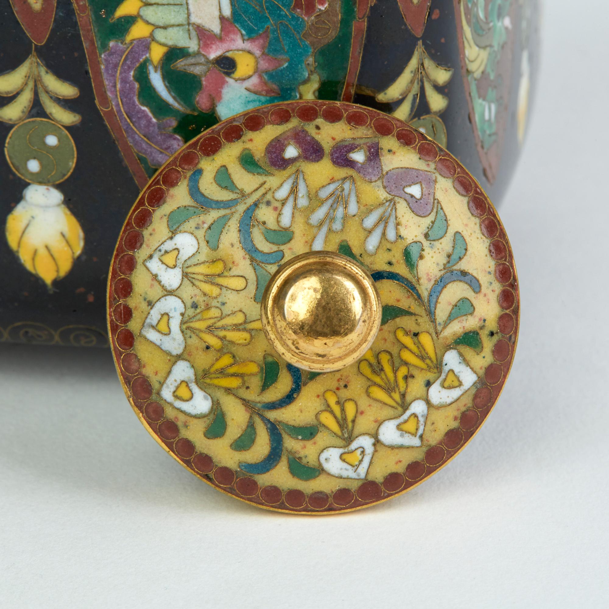 Japanese Exceptional Gilded Metal Cloisonné Teapot, Early 20th Century 11