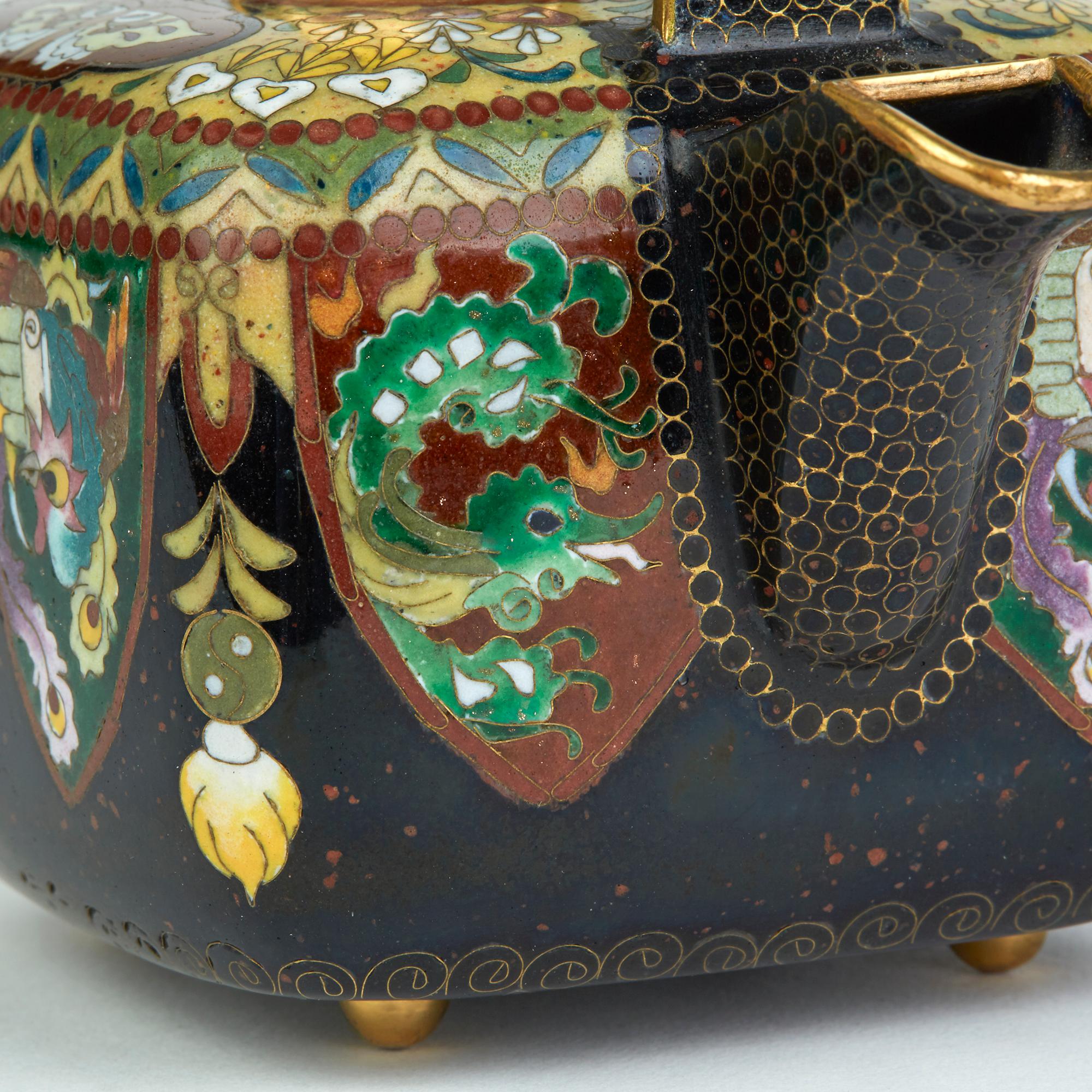 Japonisme Japanese Exceptional Gilded Metal Cloisonné Teapot, Early 20th Century