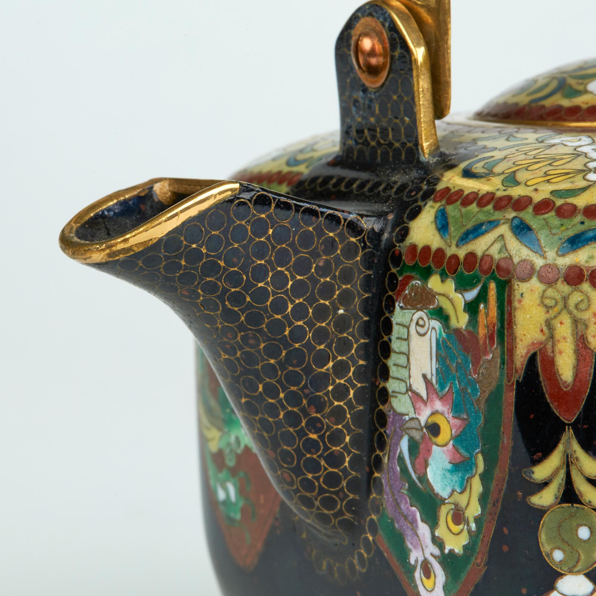 Cloissoné Japanese Exceptional Gilded Metal Cloisonné Teapot, Early 20th Century