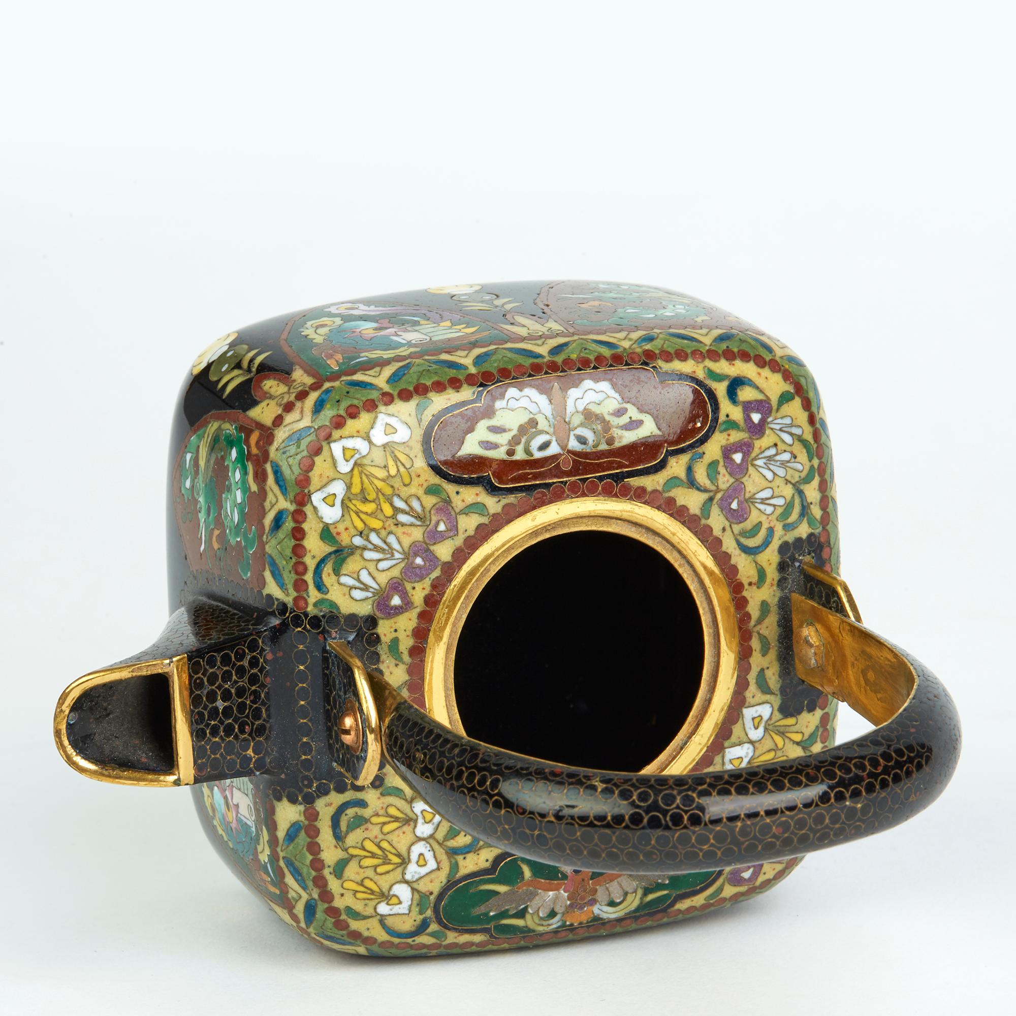 Japanese Exceptional Gilded Metal Cloisonné Teapot, Early 20th Century 4
