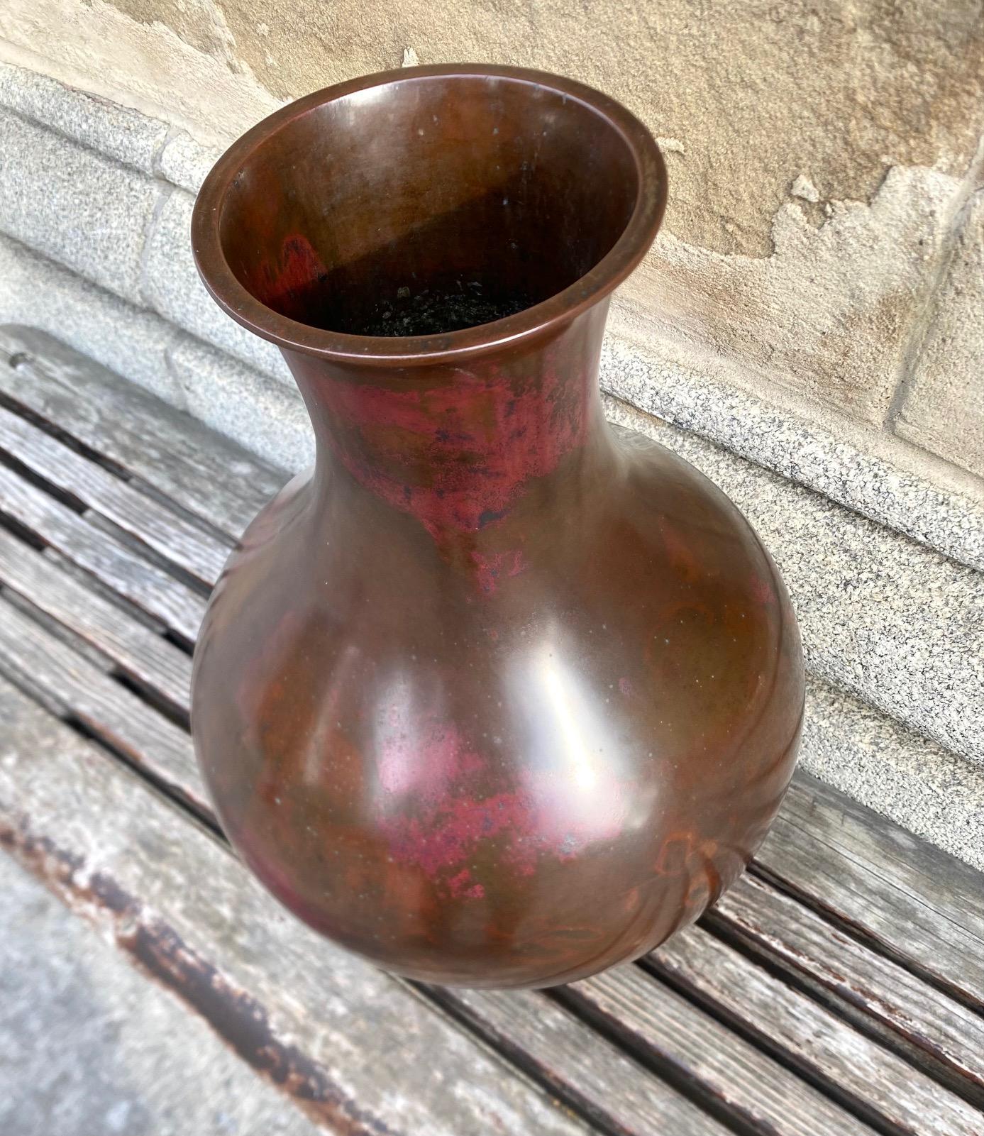 Bronzo Vaso in bronzo giapponese del tardo periodo Meiji con patina rossa screziata in vendita