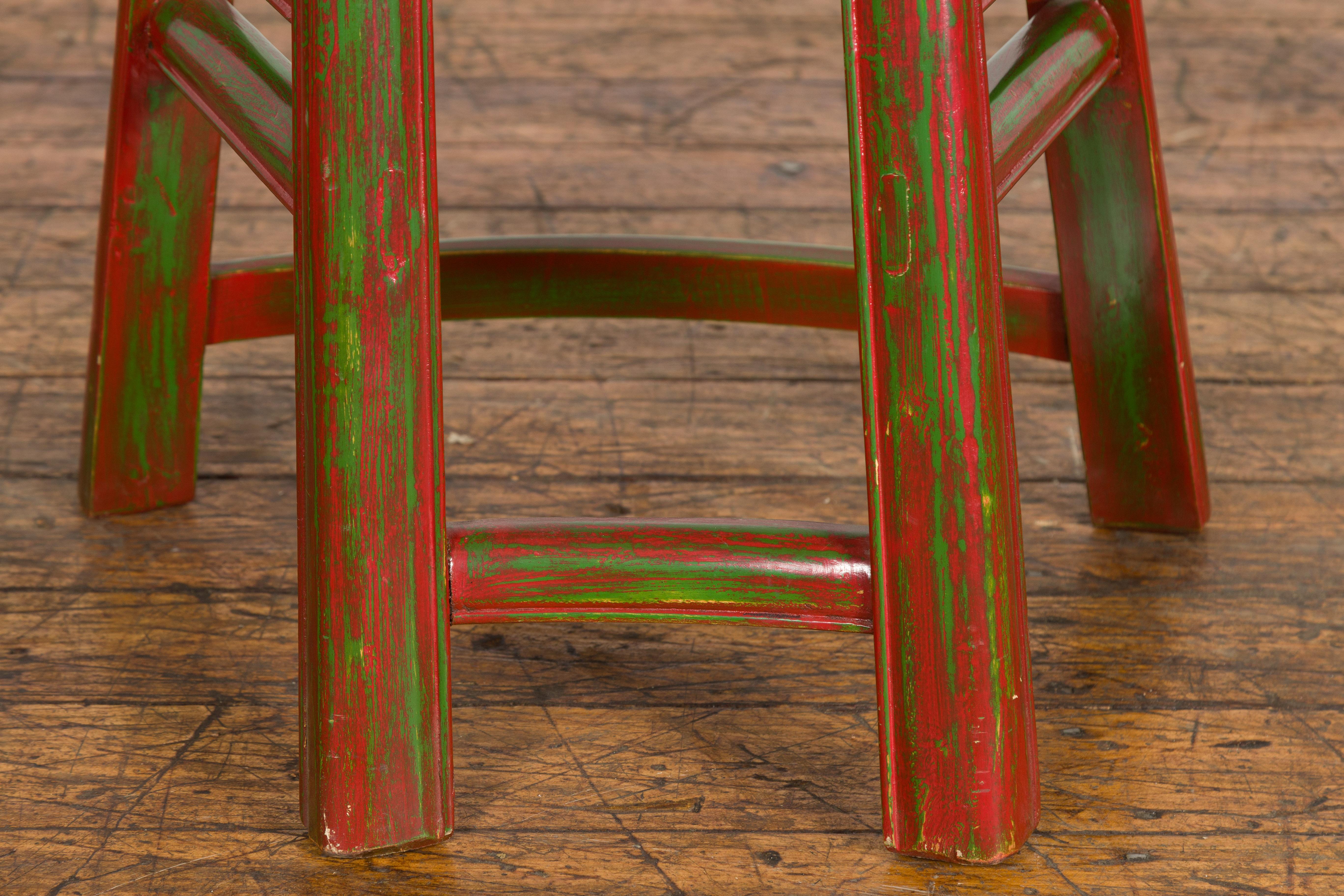 Japanese Late Meiji Period Red and Green Lacquered Stool with Semicircular Seat For Sale 2