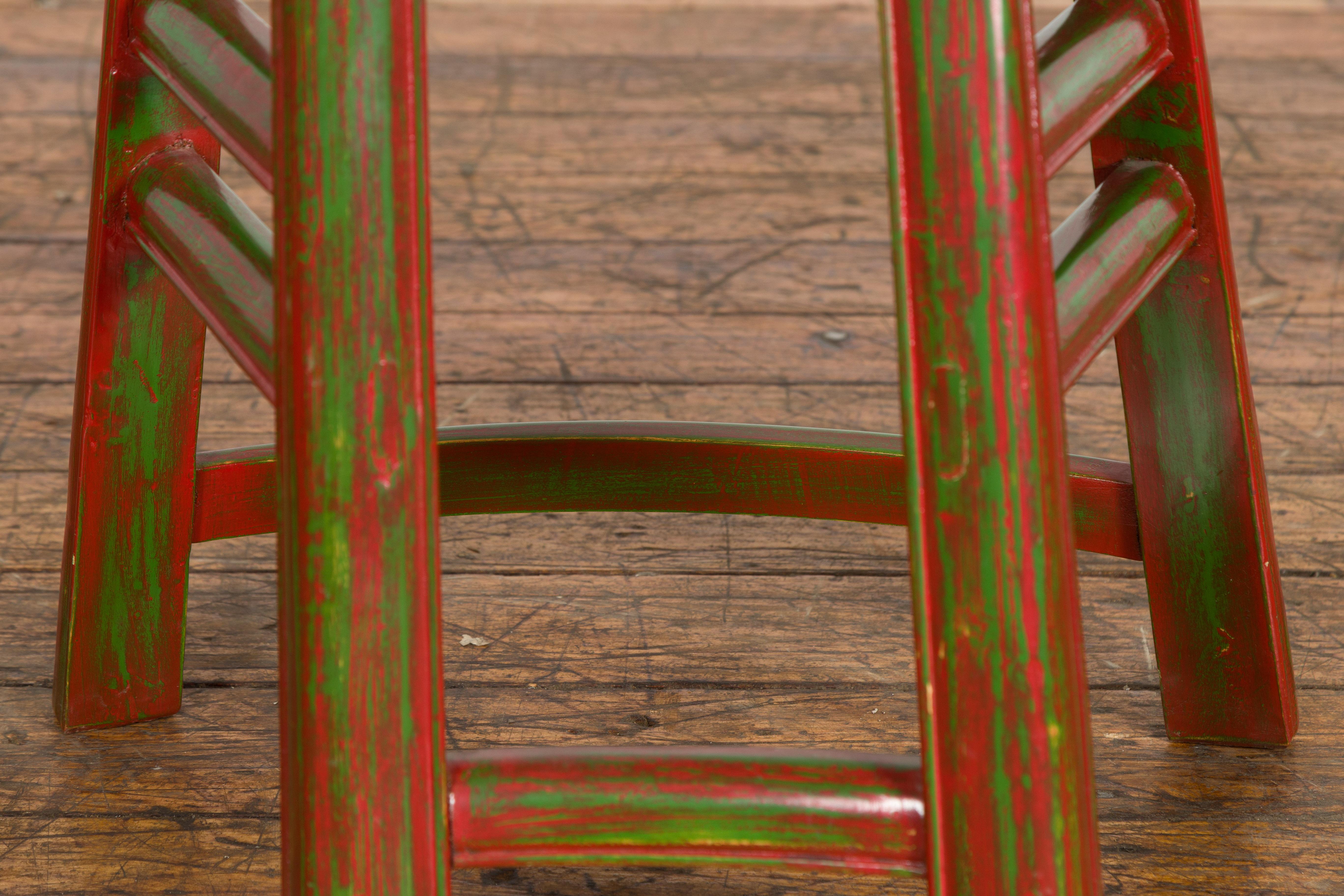 Japanese Late Meiji Period Red and Green Lacquered Stool with Semicircular Seat For Sale 3