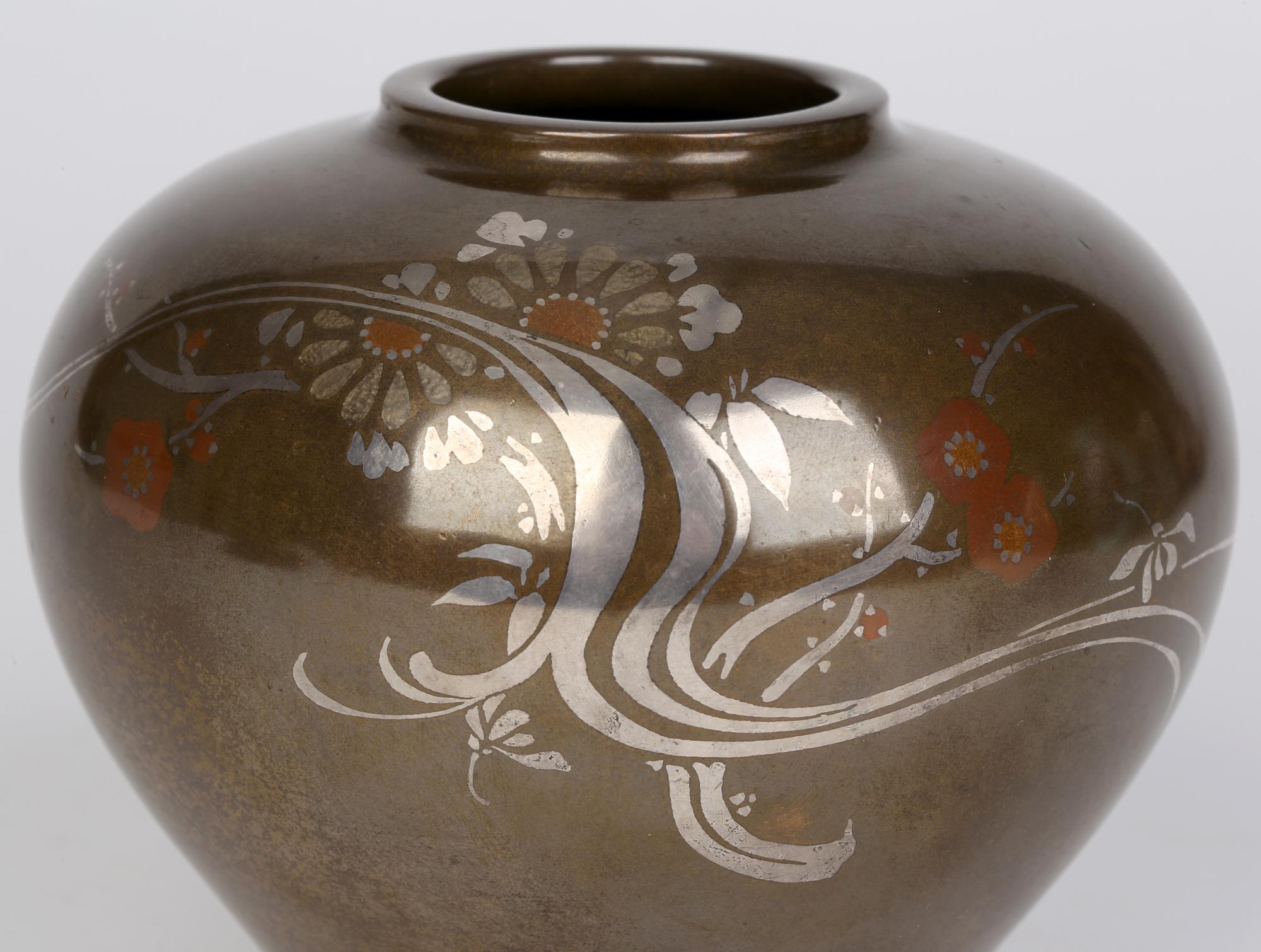 Japanese Late Meiji Silver And Copper Inlaid Bronze Vase Signed In Good Condition In Bishop's Stortford, Hertfordshire