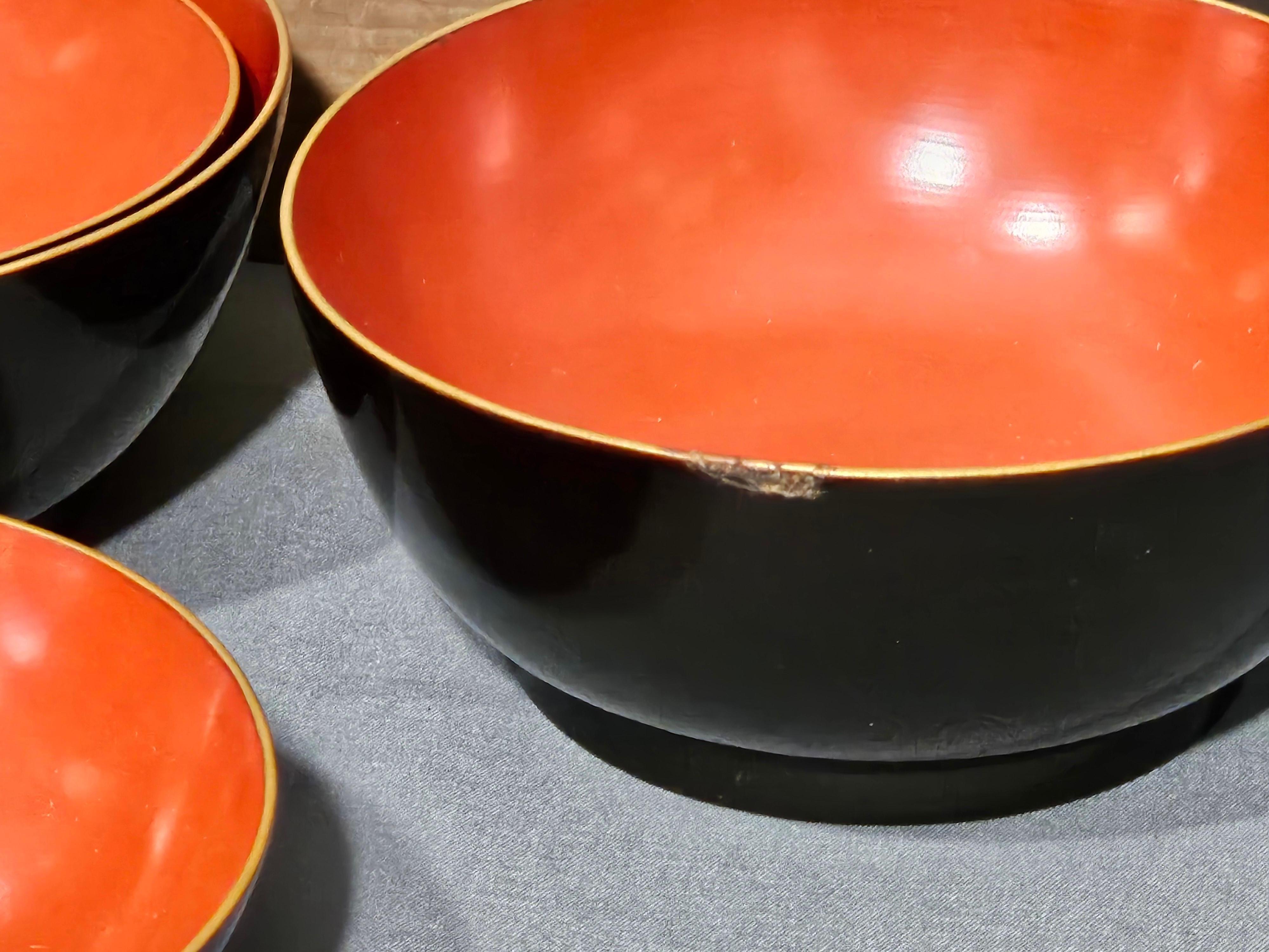 19th Century Japanese Lidded Rice Lacquer Bowls w/ Covers, 19 Century For Sale