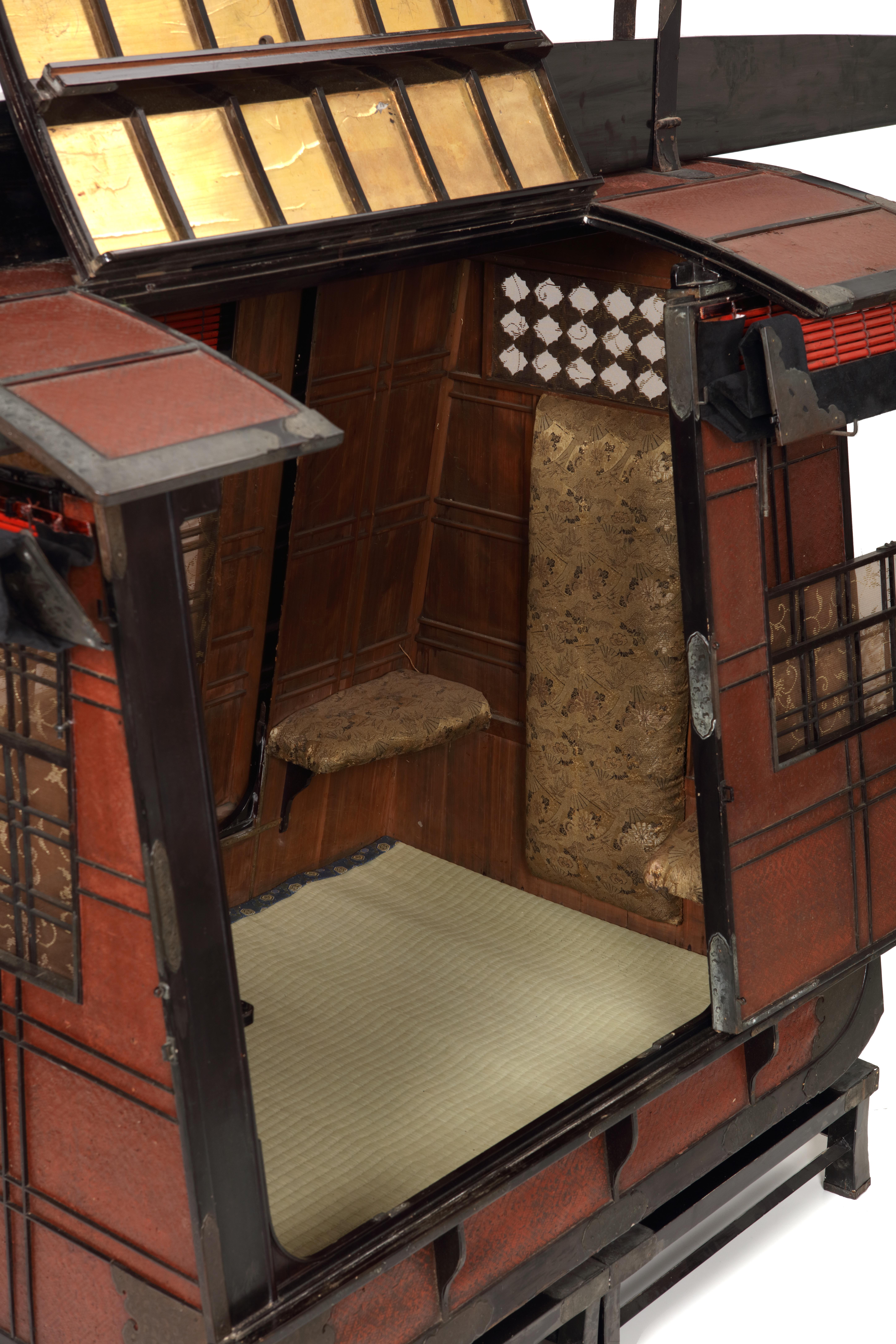 Textile Japanese Life-Size, Edo Period, Red and Black Lacquered Palanquin or Norimono For Sale