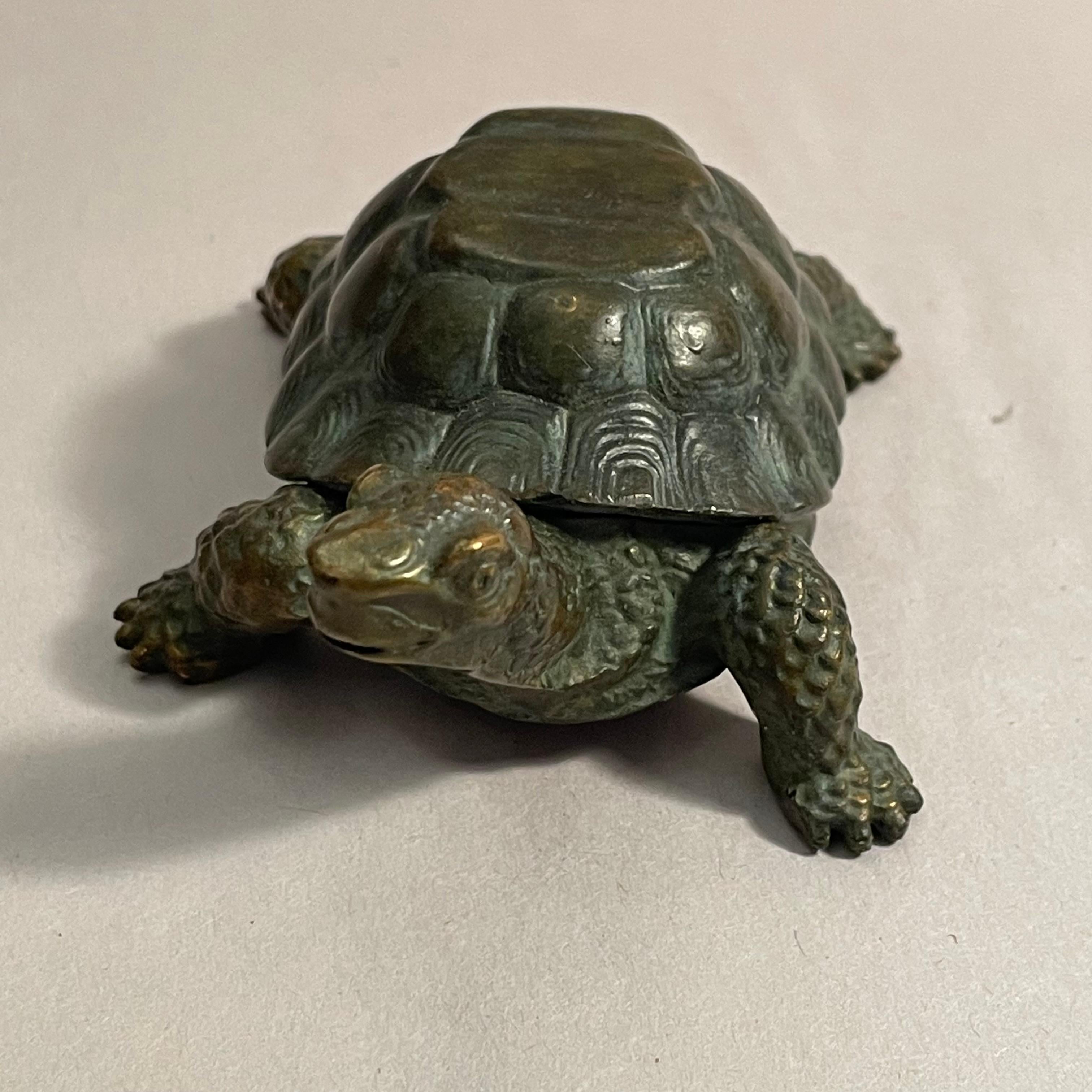 Japanese Little Bronze Turtle Jewerly Box 1980s For Sale 9