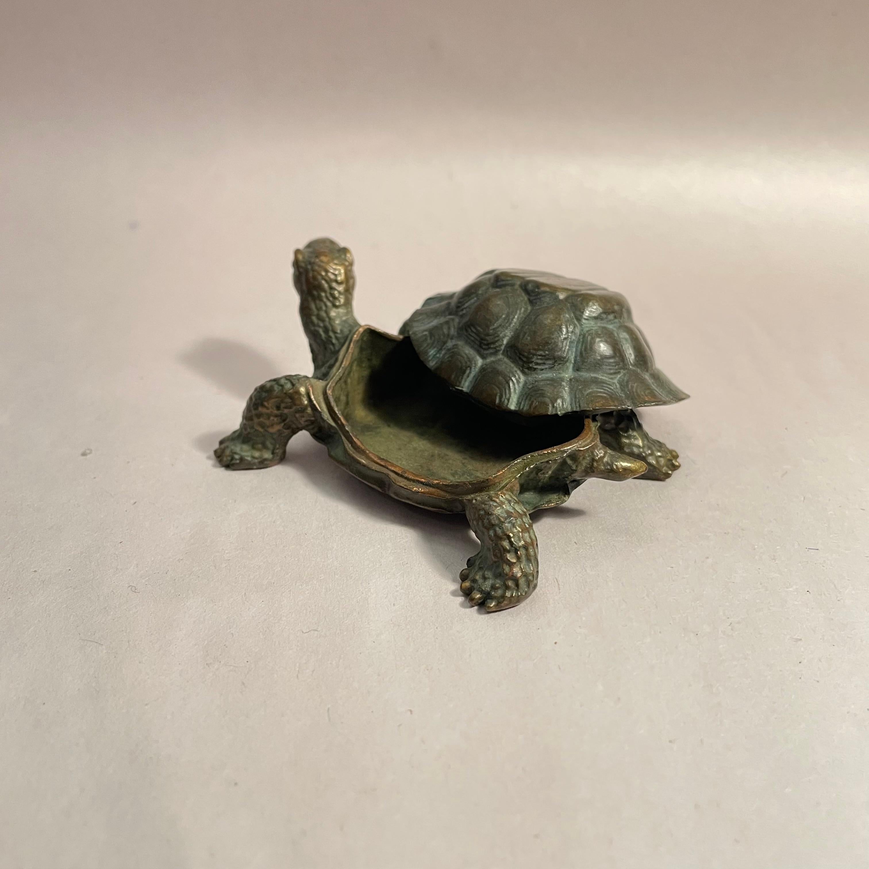 Japanese Little Bronze Turtle Jewerly Box 1980s For Sale 3