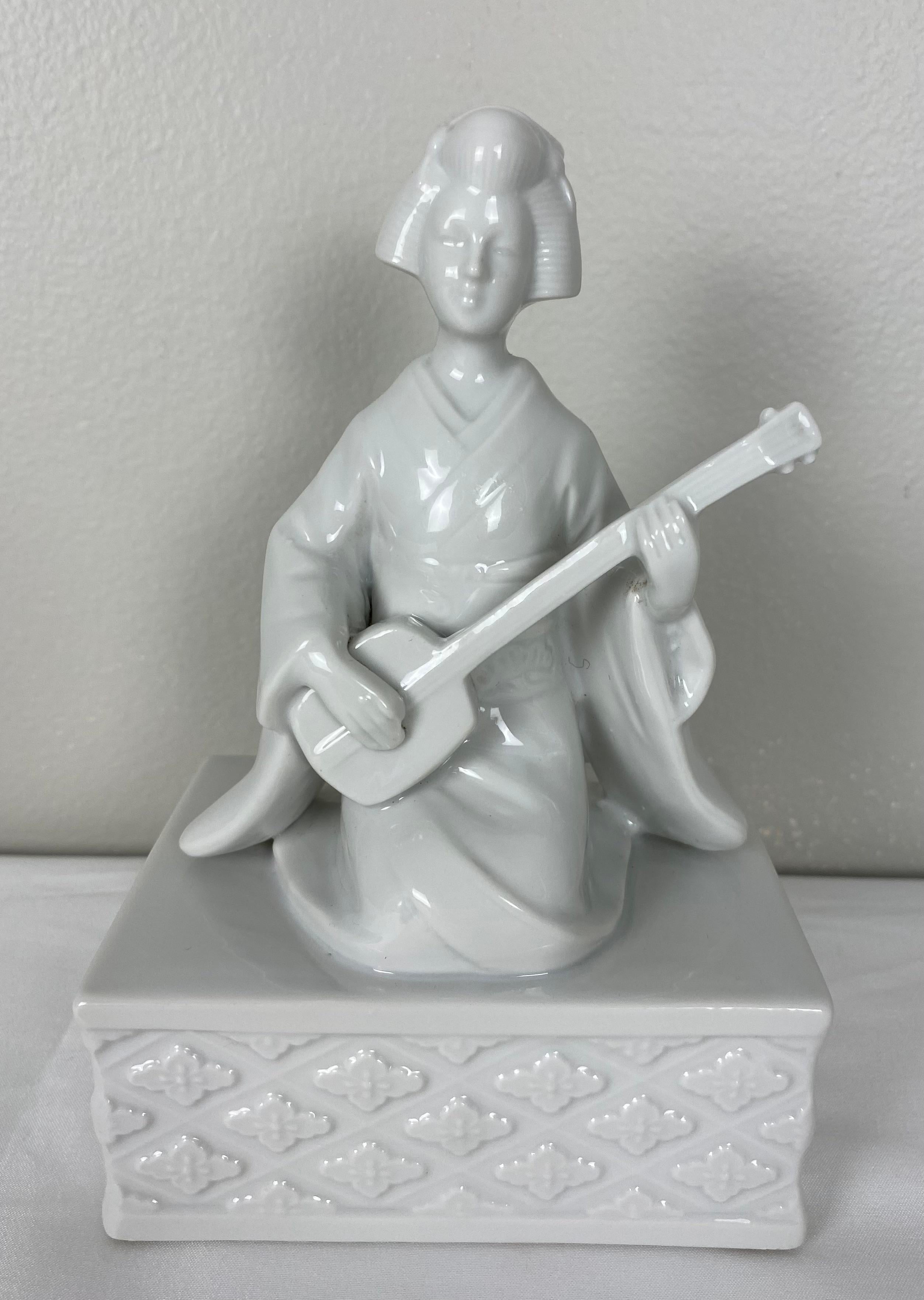 Japanese Lladro Style Figurines White Porcelain Music Boxes and Decorative Tree In Good Condition For Sale In Miami, FL