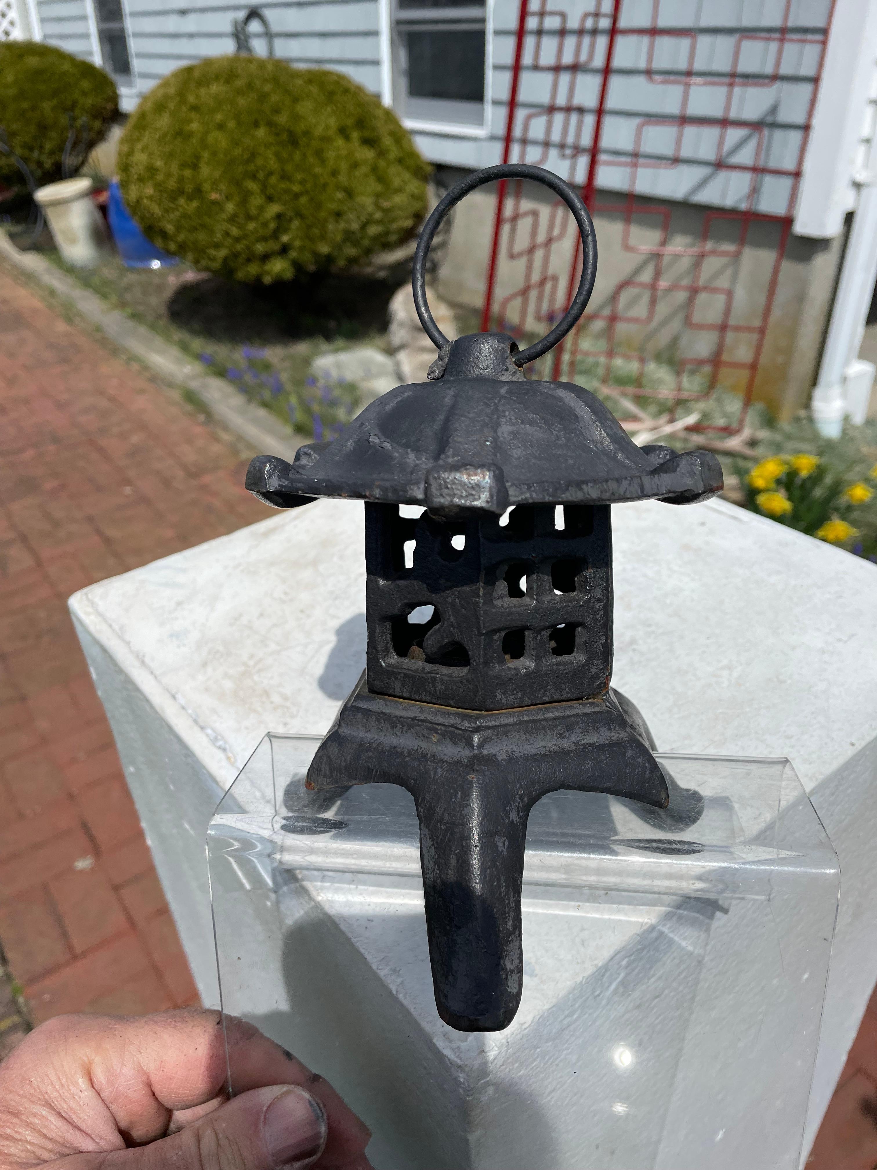 Showa Japanese Lovely Old Petite Yukimi Garden Lantern For Sale