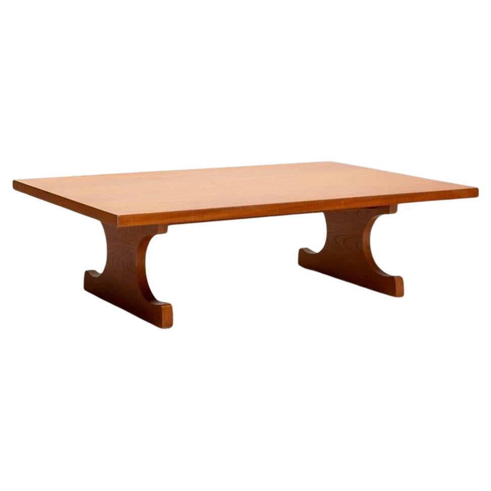 Mesa baja japonesa de Isamu Kenmochi