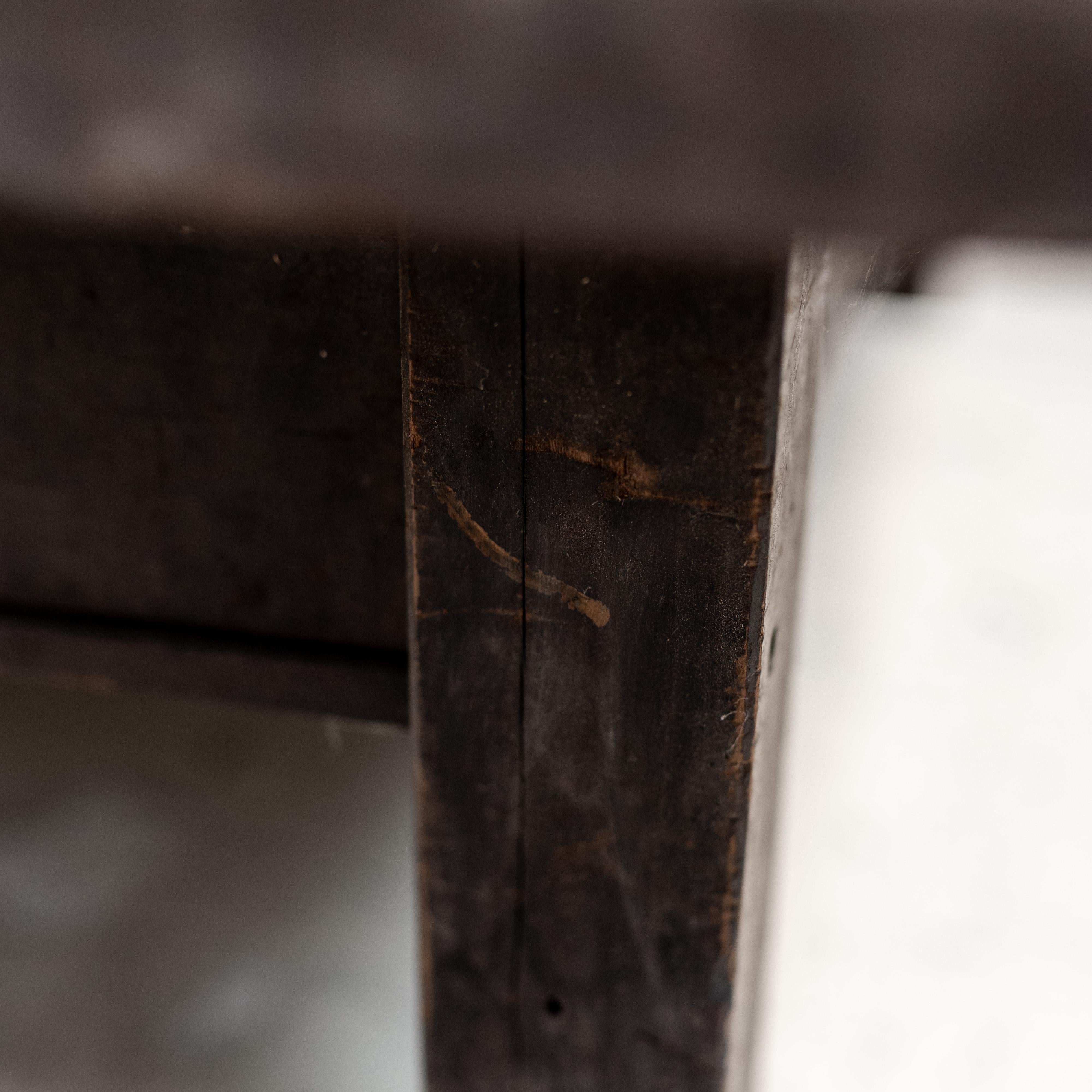 Japanischer niedriger Tisch, Wabi-sabi, 1920er Jahre, Japan (20. Jahrhundert) im Angebot