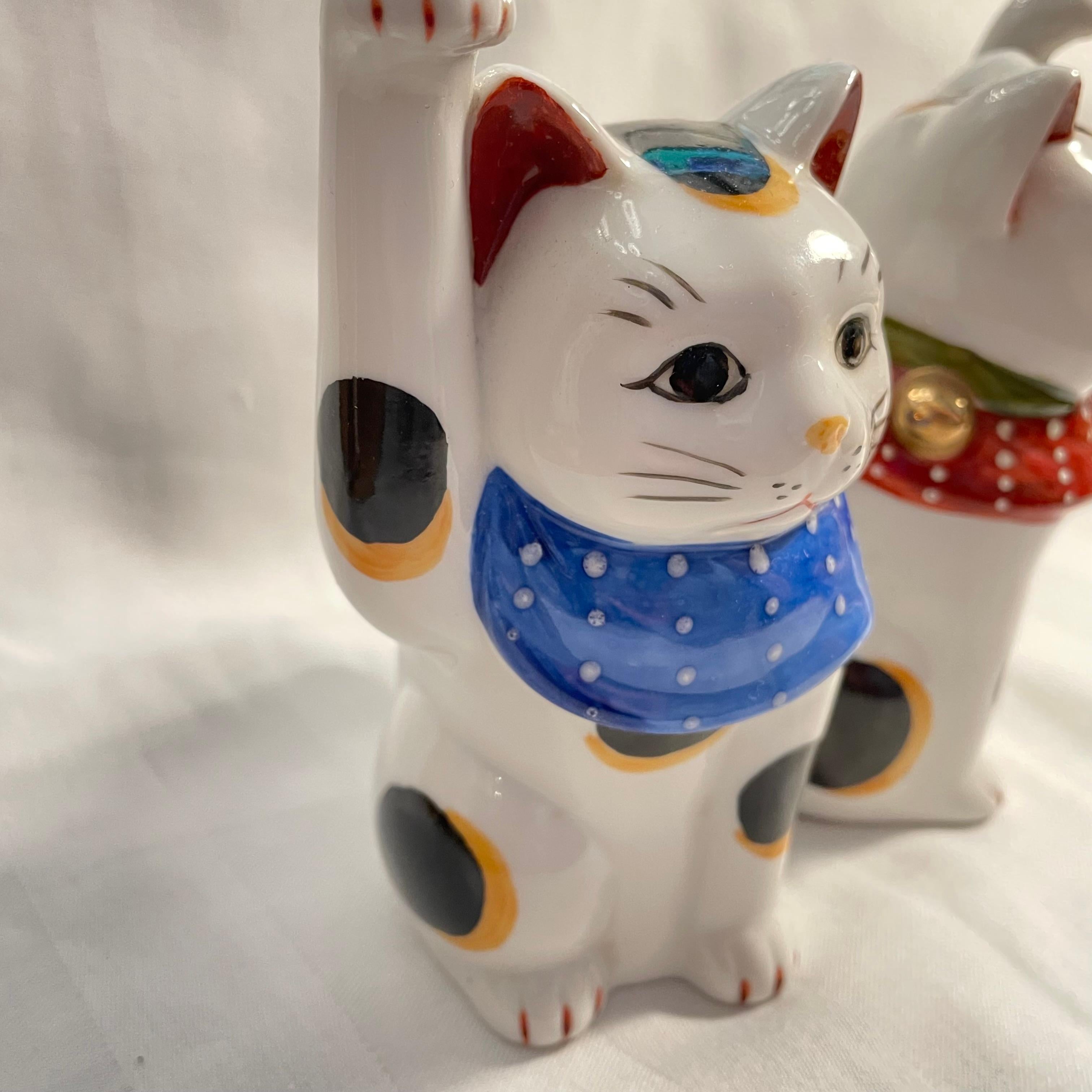 Gato de la suerte japonés Manekineko Pareja Porcelana Años 70 en venta 1