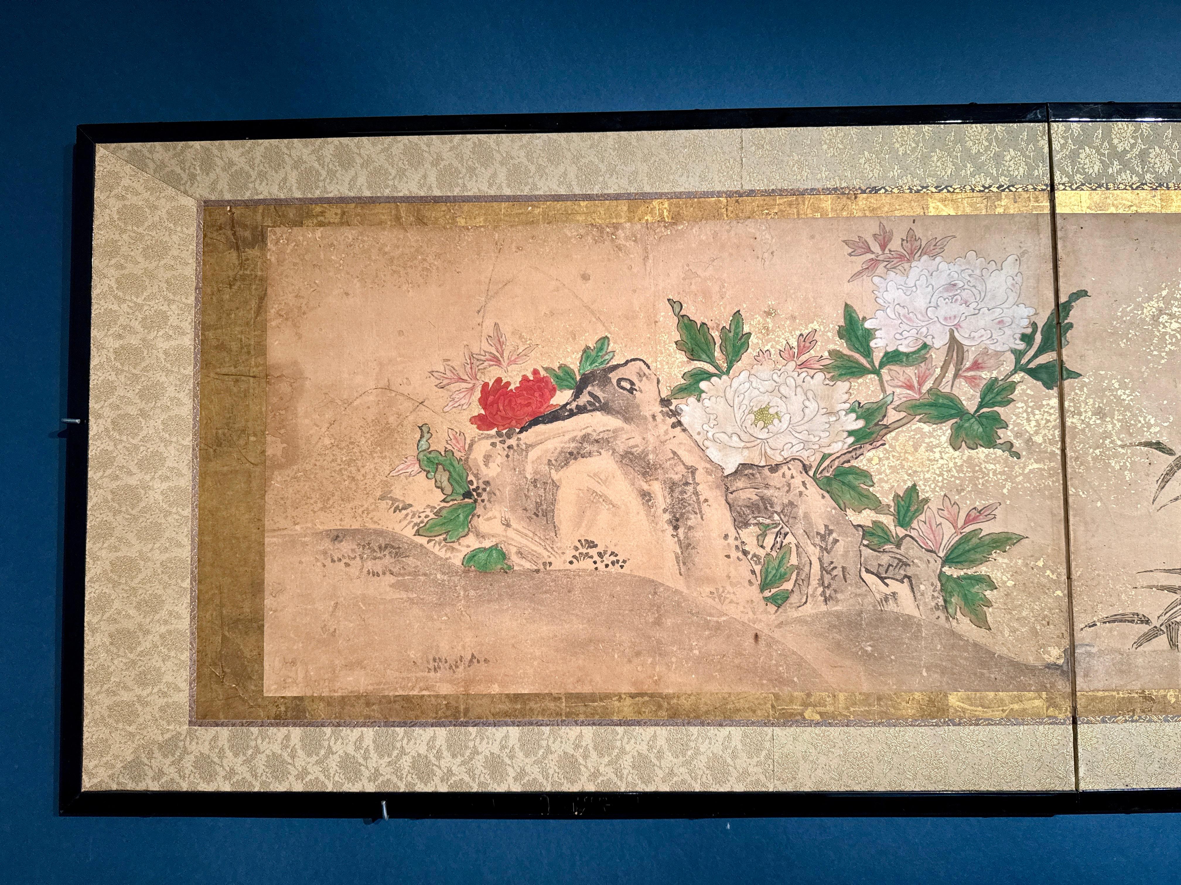 Japonais Paravent japonais à deux panneaux « magpie et pivoine », période Edo, 18e/19e siècle en vente