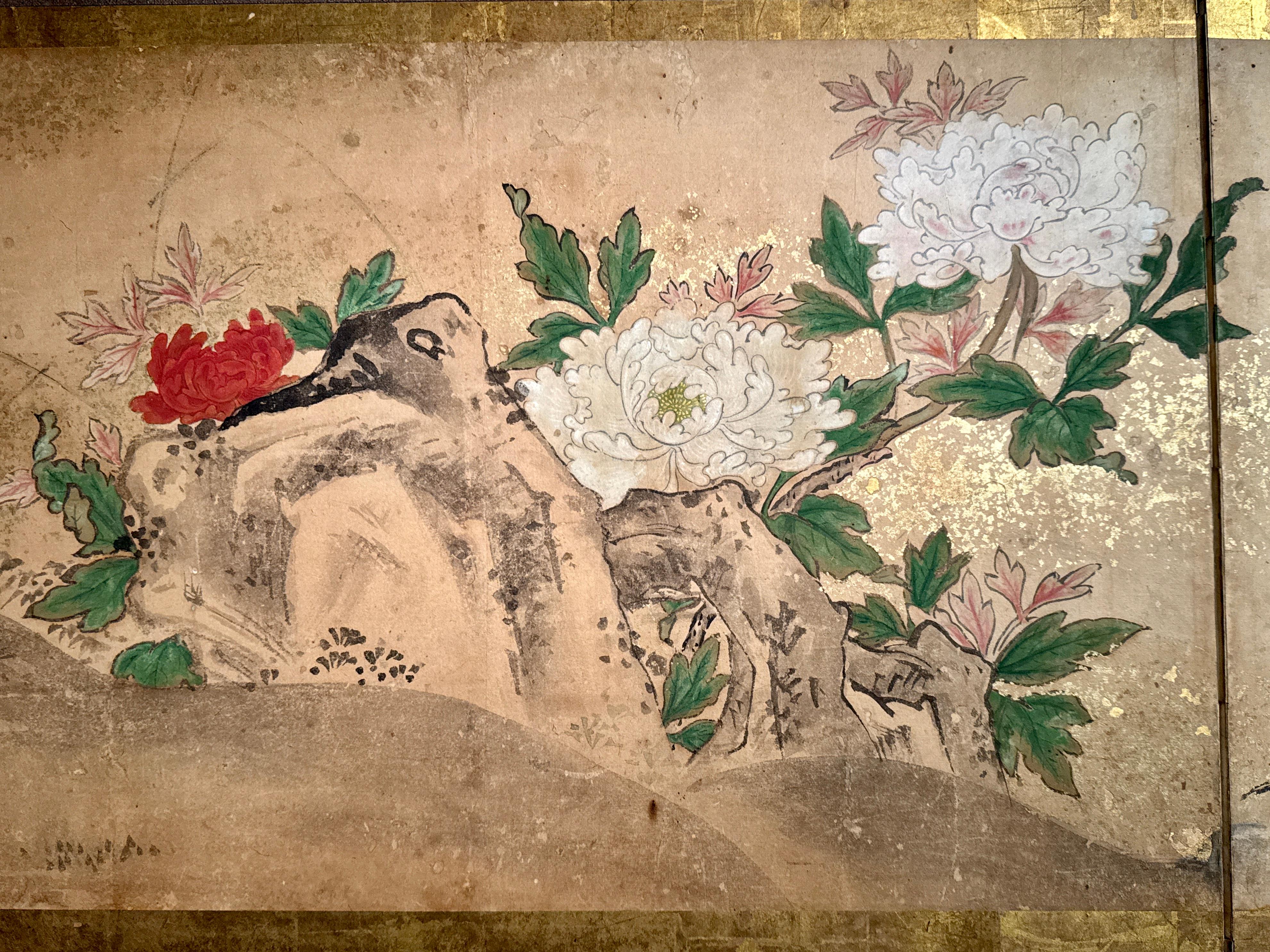 XIXe siècle Paravent japonais à deux panneaux « magpie et pivoine », période Edo, 18e/19e siècle en vente