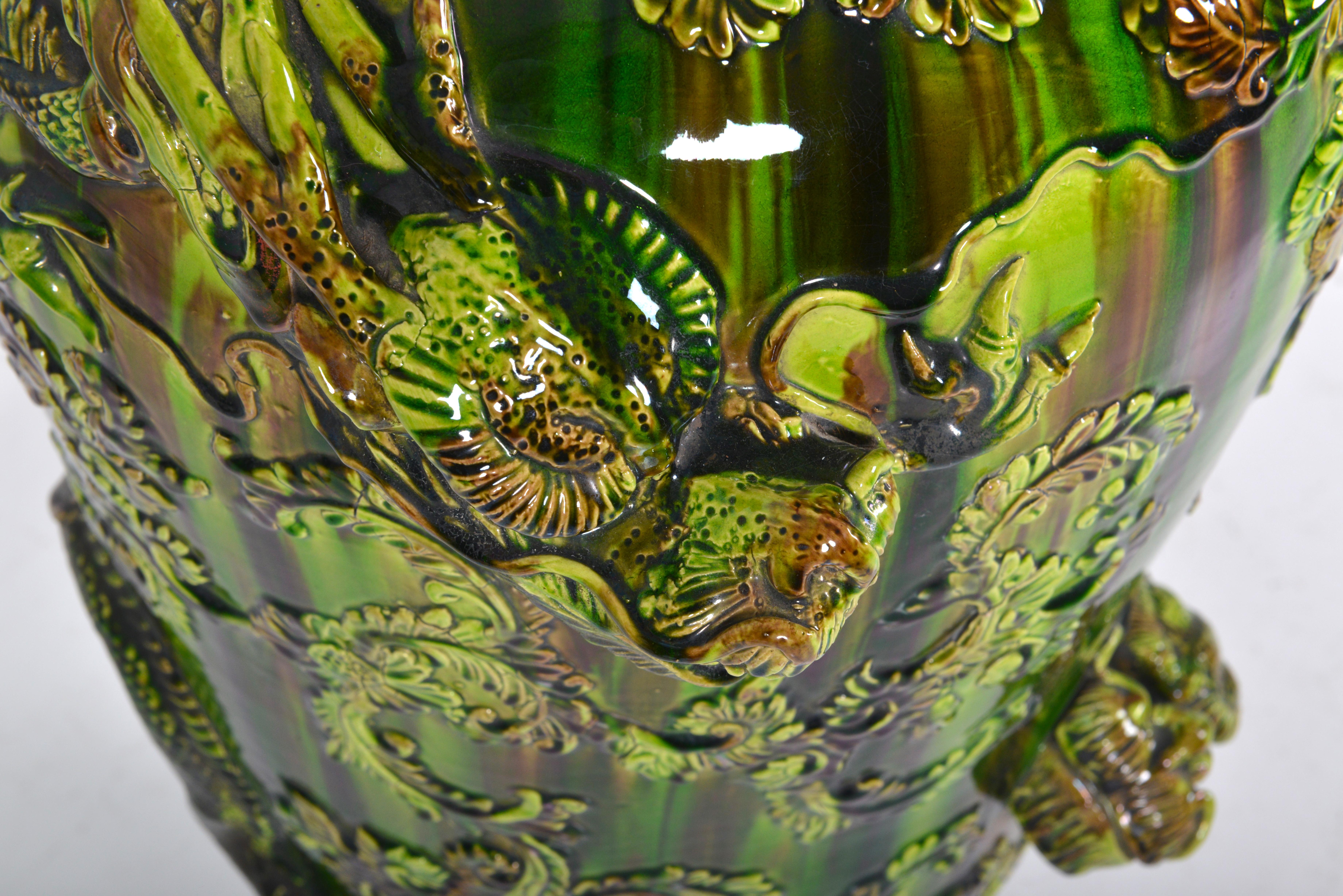 Japanese Majolica Dragon Awaji Vase, circa 1920 For Sale 5