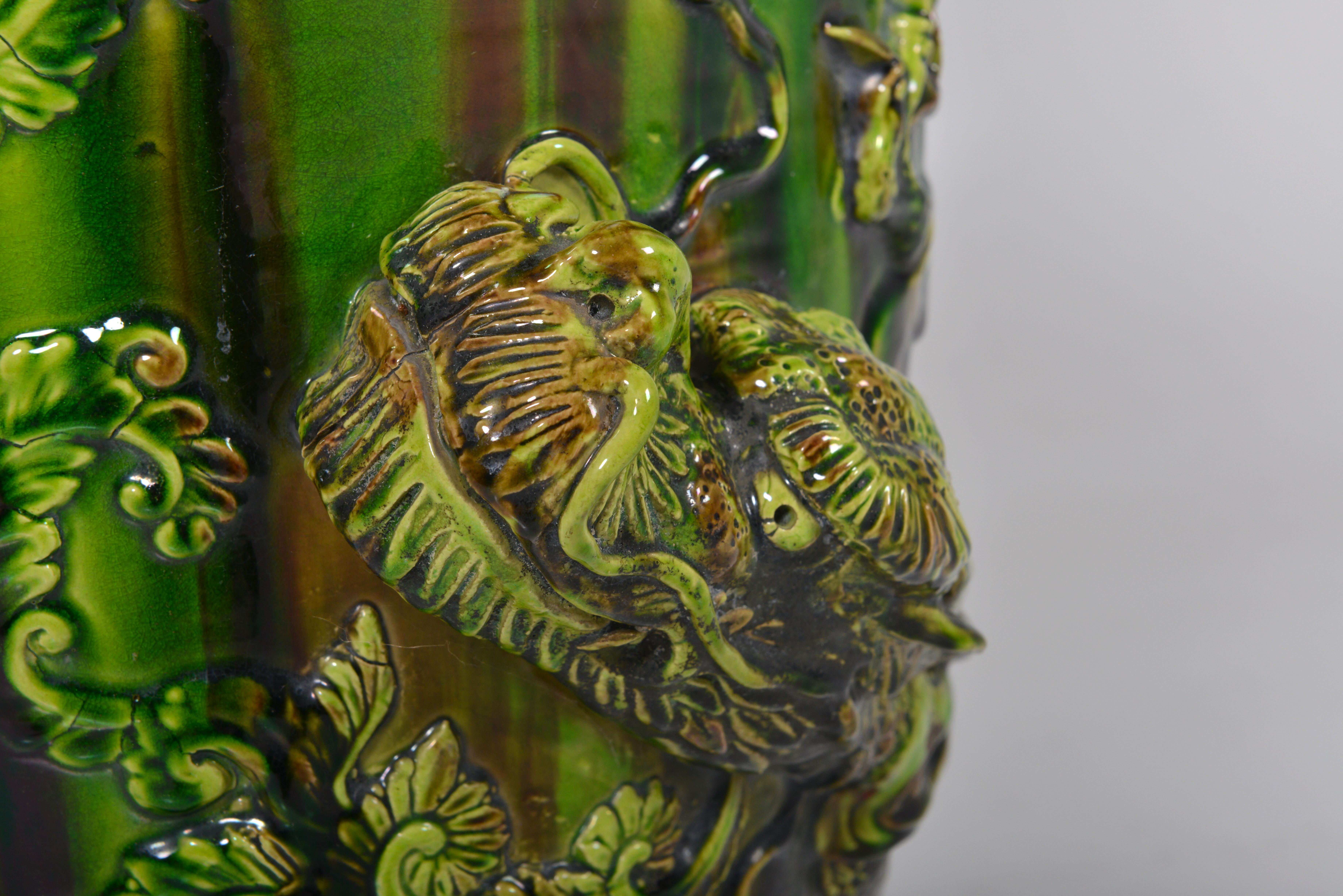 Japanese Majolica Dragon Awaji Vase, circa 1920 For Sale 3