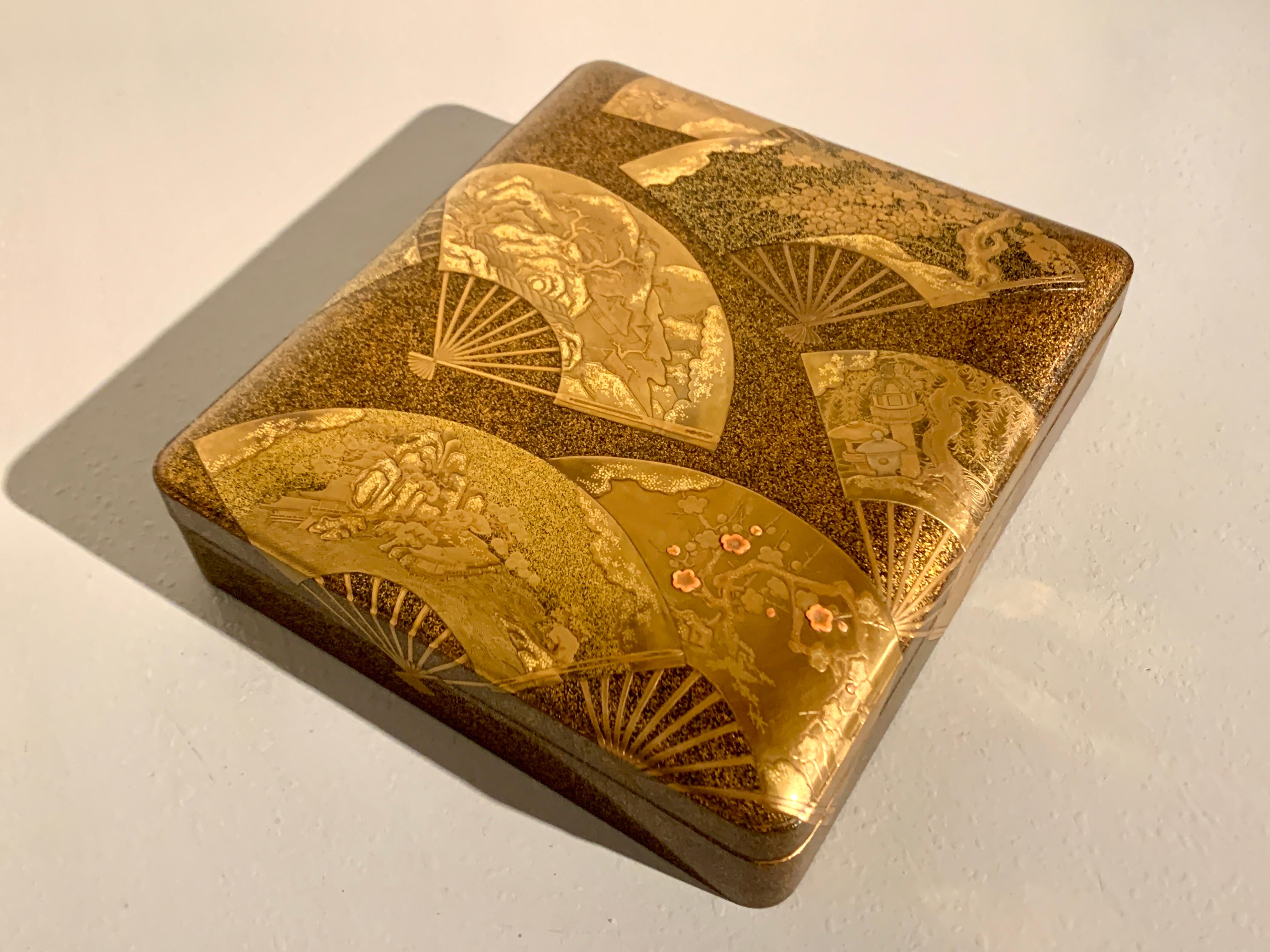 Japanese Maki-e Lacquer Document Box, Edo Period, early 19th Century, Japan In Good Condition For Sale In Austin, TX