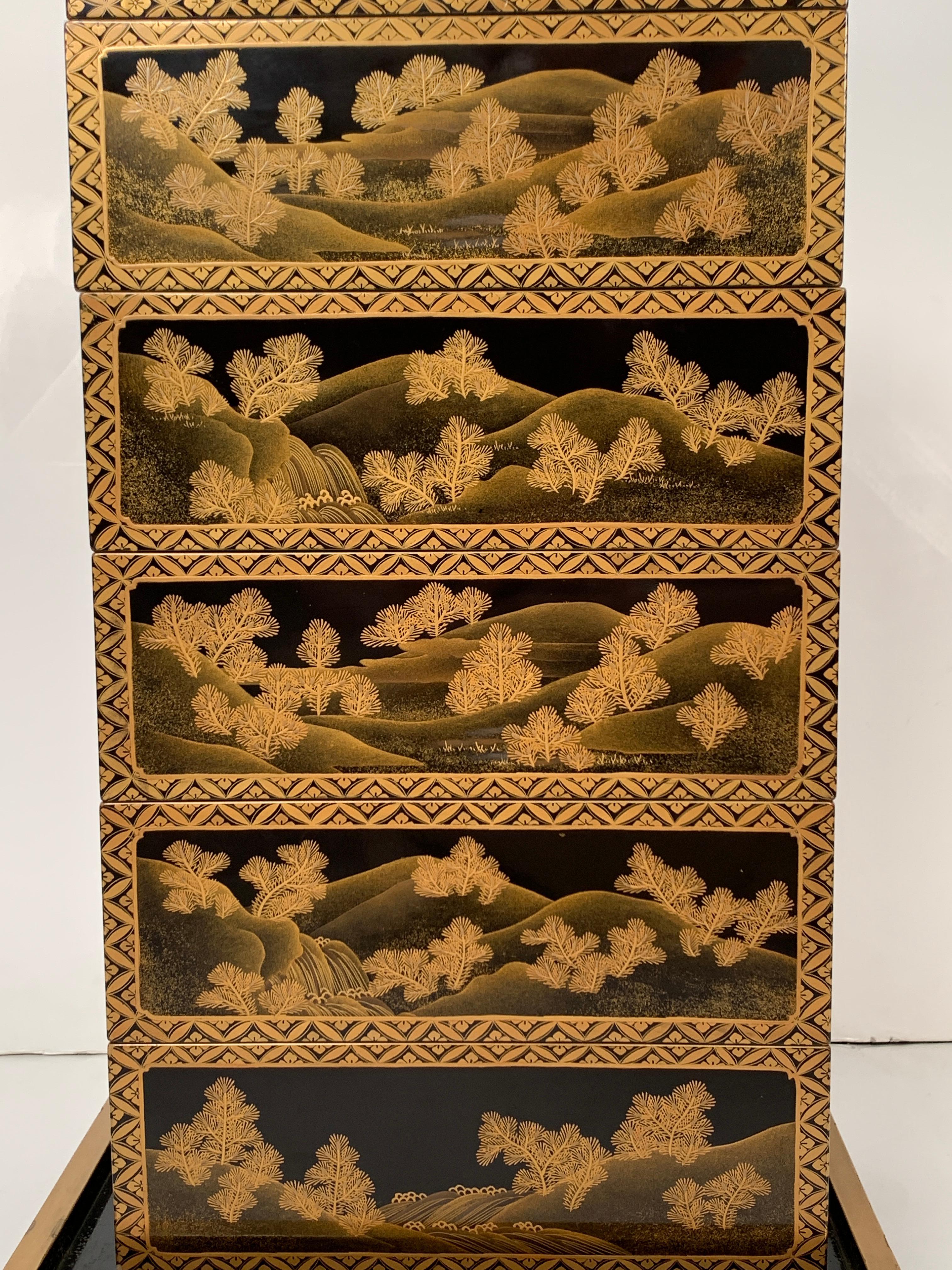 19th Century Japanese Maki-e Lacquer Stacking Box, Jubako, Meiji Period, Japan For Sale