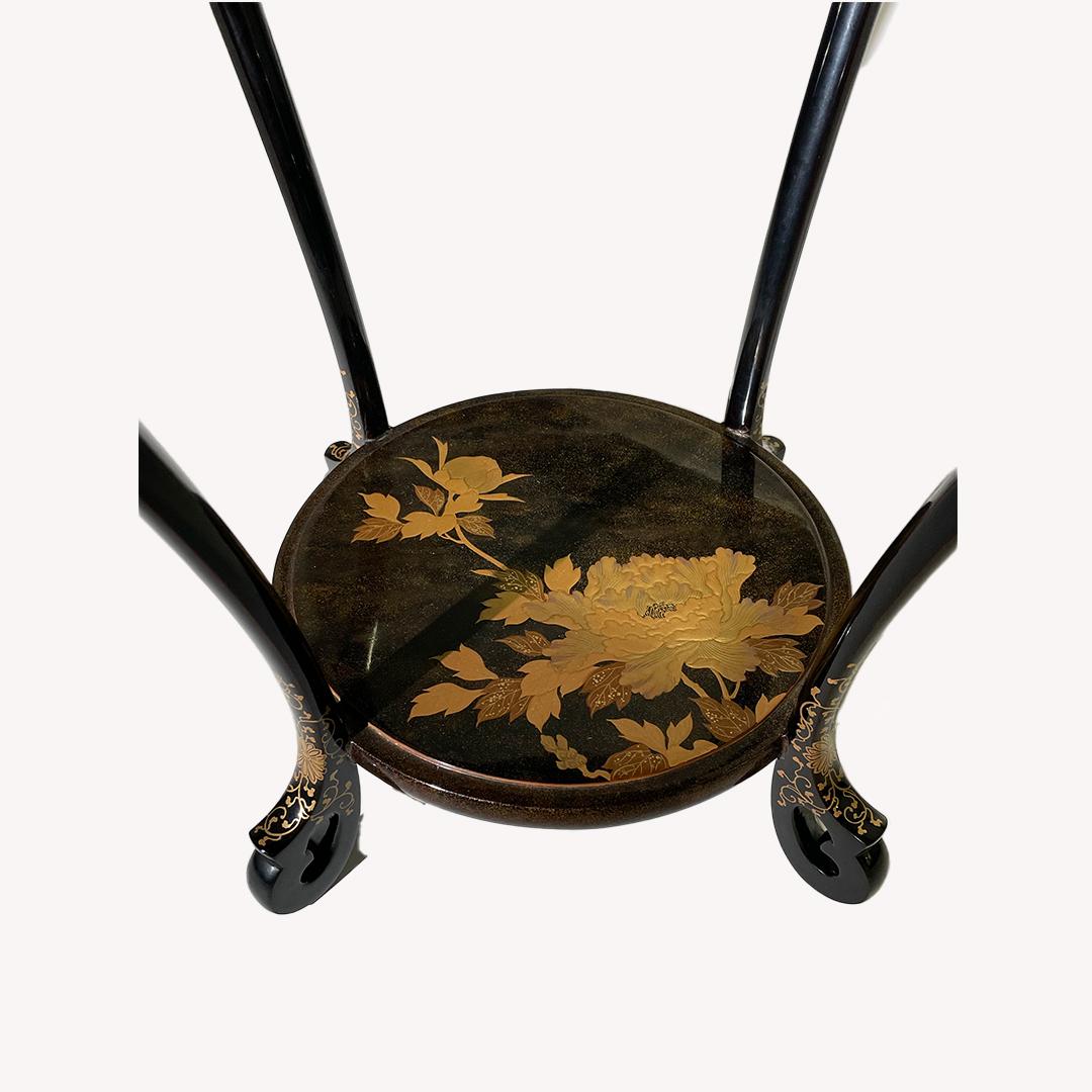 Gilt Japanese Maki-E Lacquer Stand with Pine-Tree and Fenix Design, Meiji Period For Sale