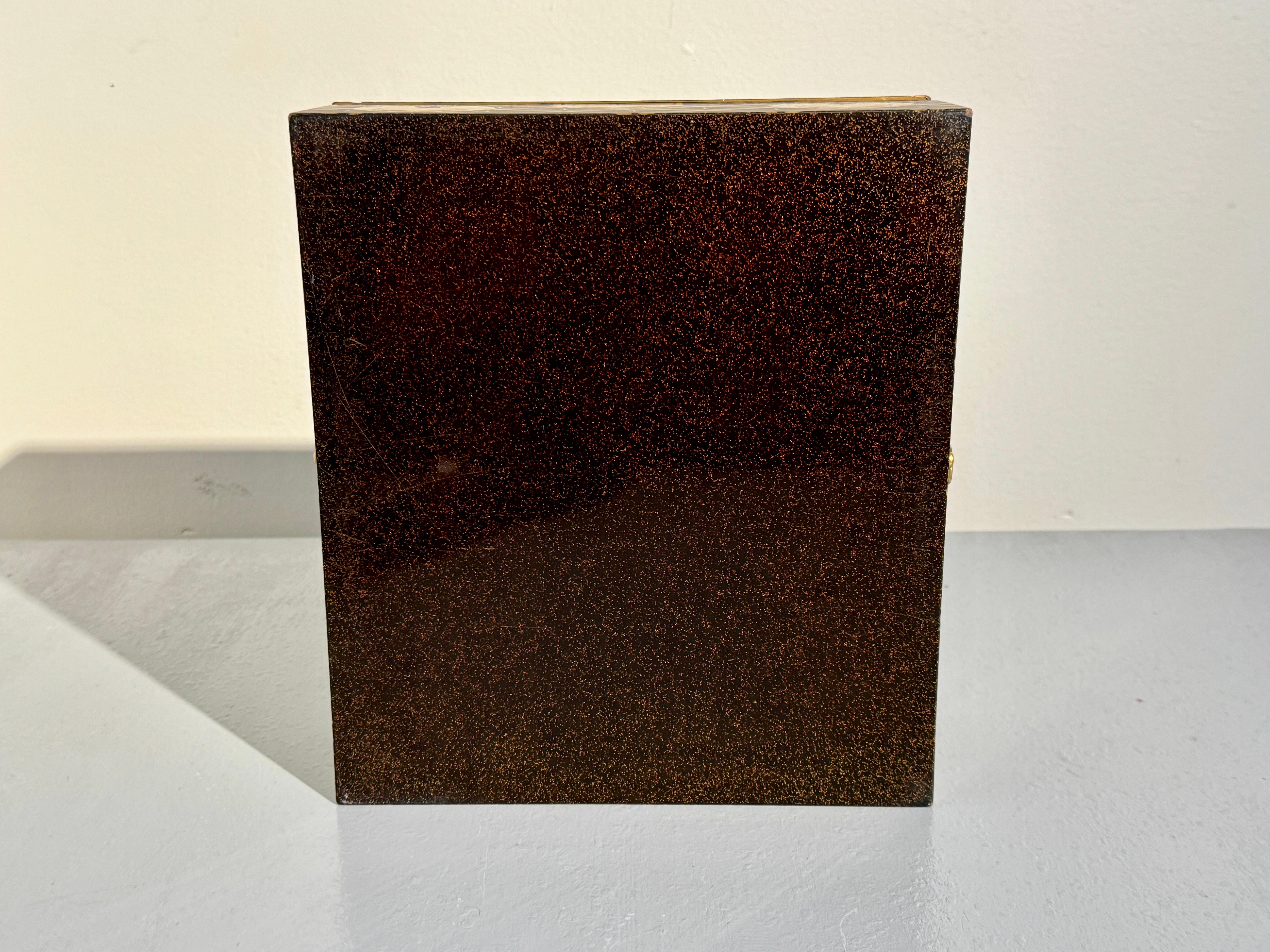 Japanese Maki-e Lacquer Sutra Box with Peony Mon, Meiji Period, c 1900, Japan For Sale 6