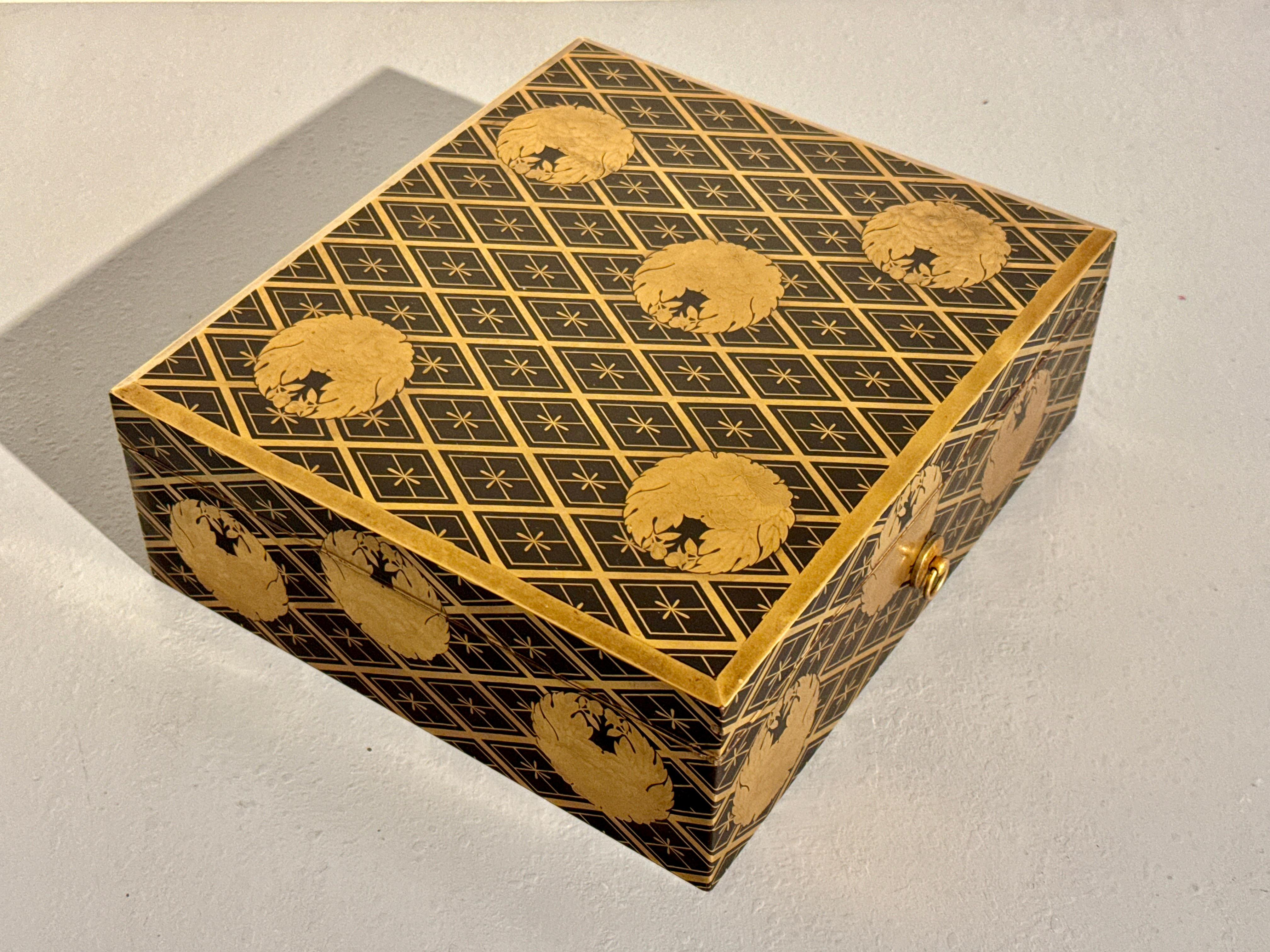Japanese Maki-e Lacquer Sutra Box with Peony Mon, Meiji Period, c 1900, Japan In Fair Condition For Sale In Austin, TX