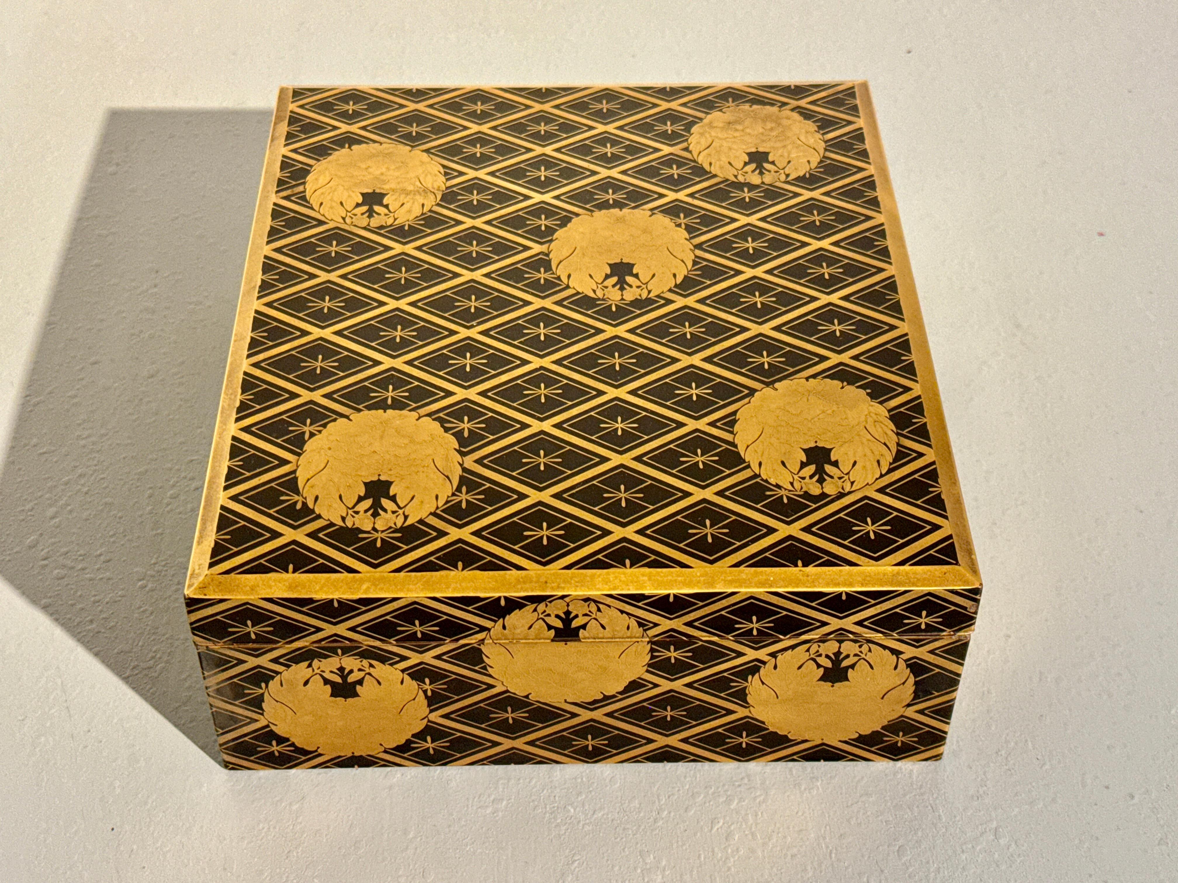 Early 20th Century Japanese Maki-e Lacquer Sutra Box with Peony Mon, Meiji Period, c 1900, Japan For Sale