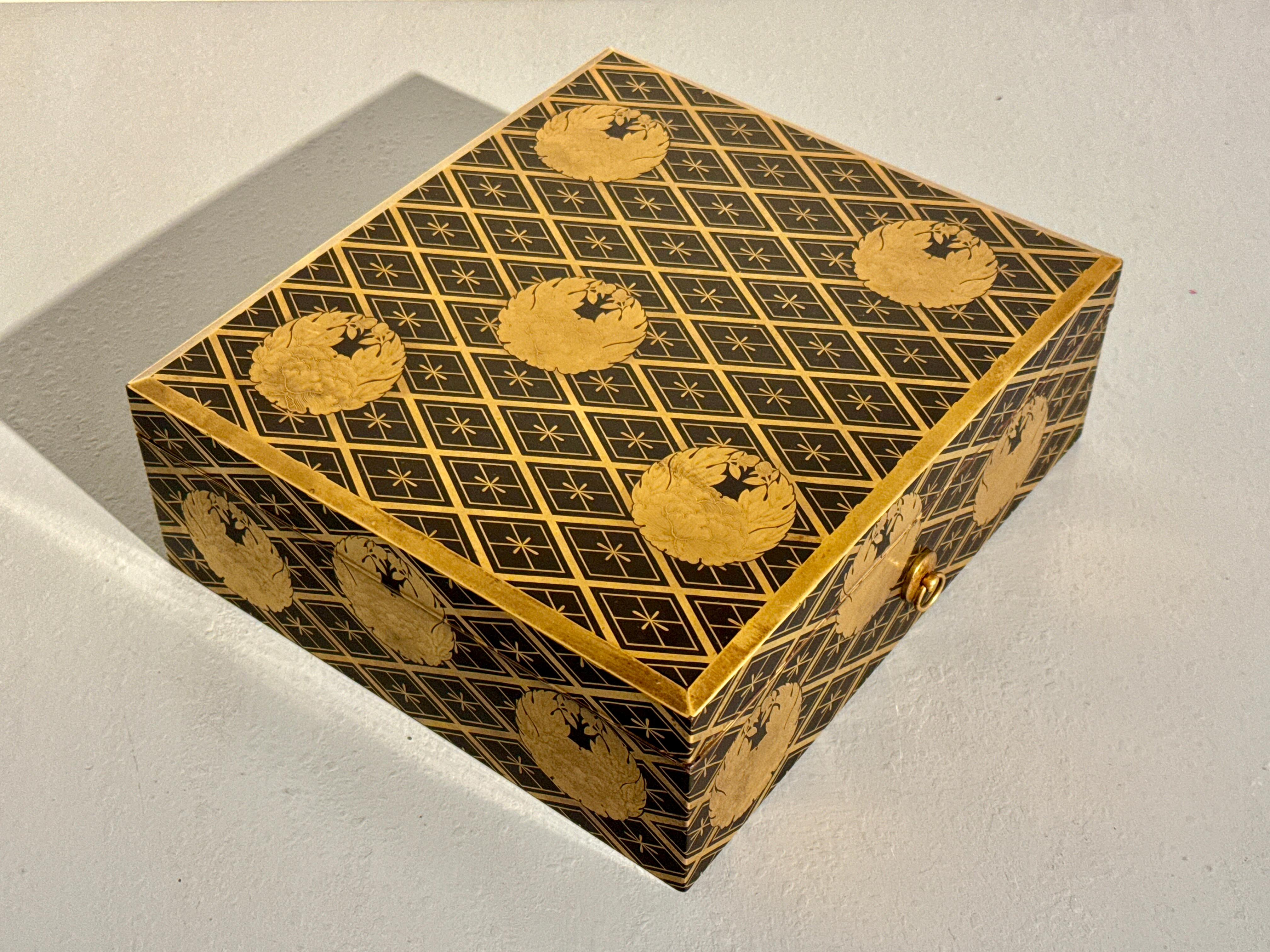 Copper Japanese Maki-e Lacquer Sutra Box with Peony Mon, Meiji Period, c 1900, Japan For Sale