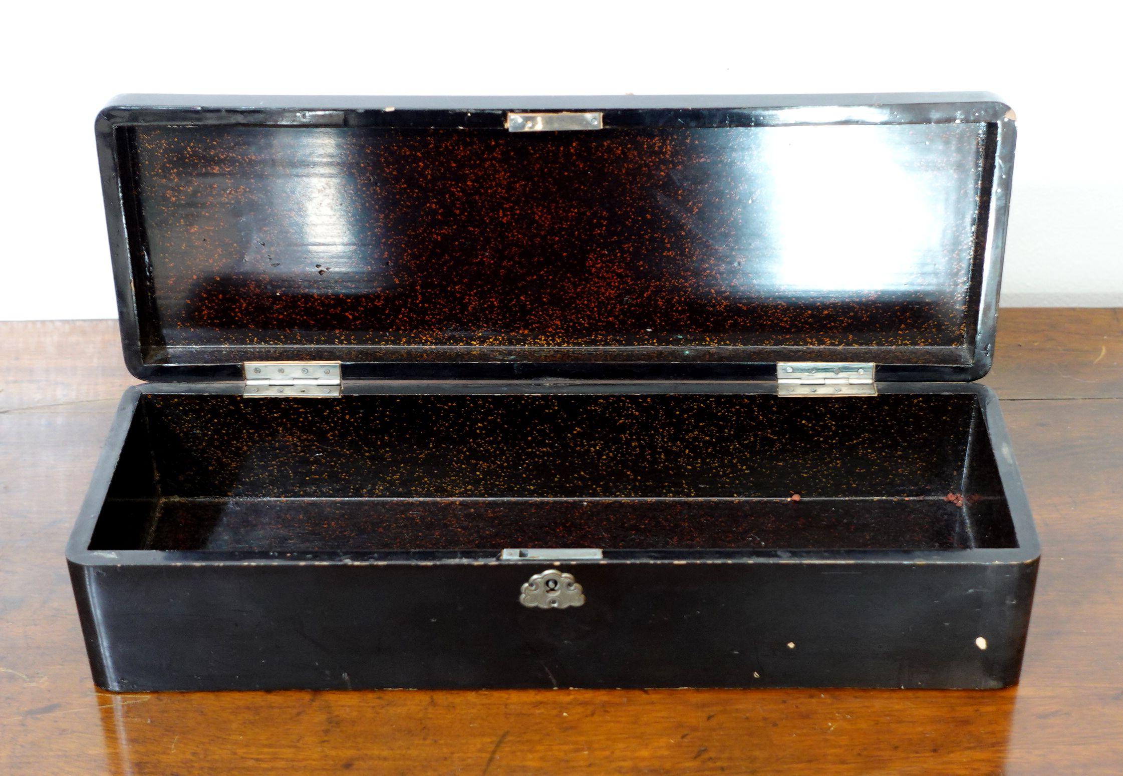 Hand-Crafted Japanese Maki-e Lacquered Box, Ric.049 For Sale