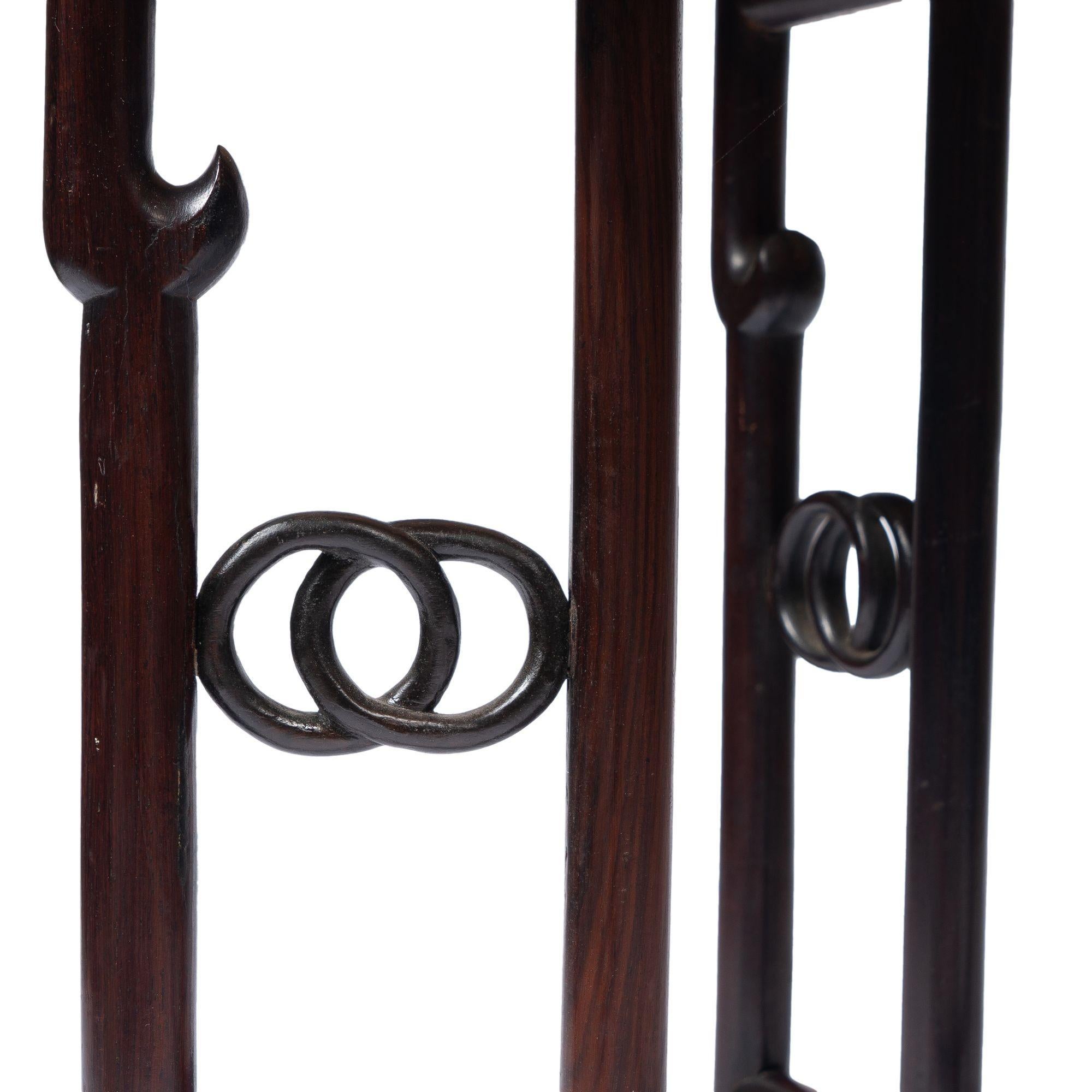 Vassoio ovale in legno laccato giapponese Maki-E su supporto, 1850-1900 ca. in vendita 12