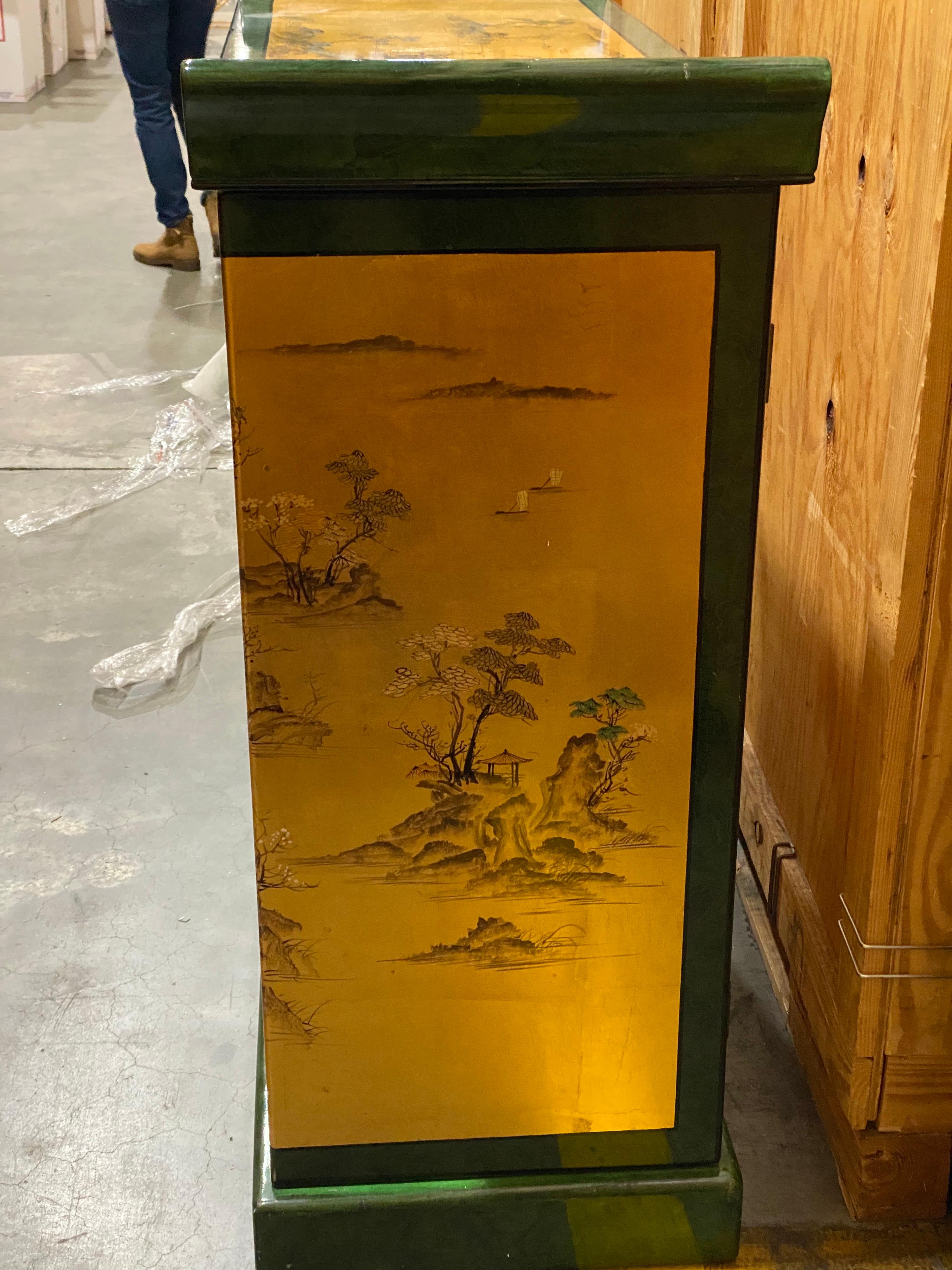 Japanese Malachite Green & Gilded Chinoiserie Faux Painted Bar Cabinet In Fair Condition For Sale In Southampton, NY