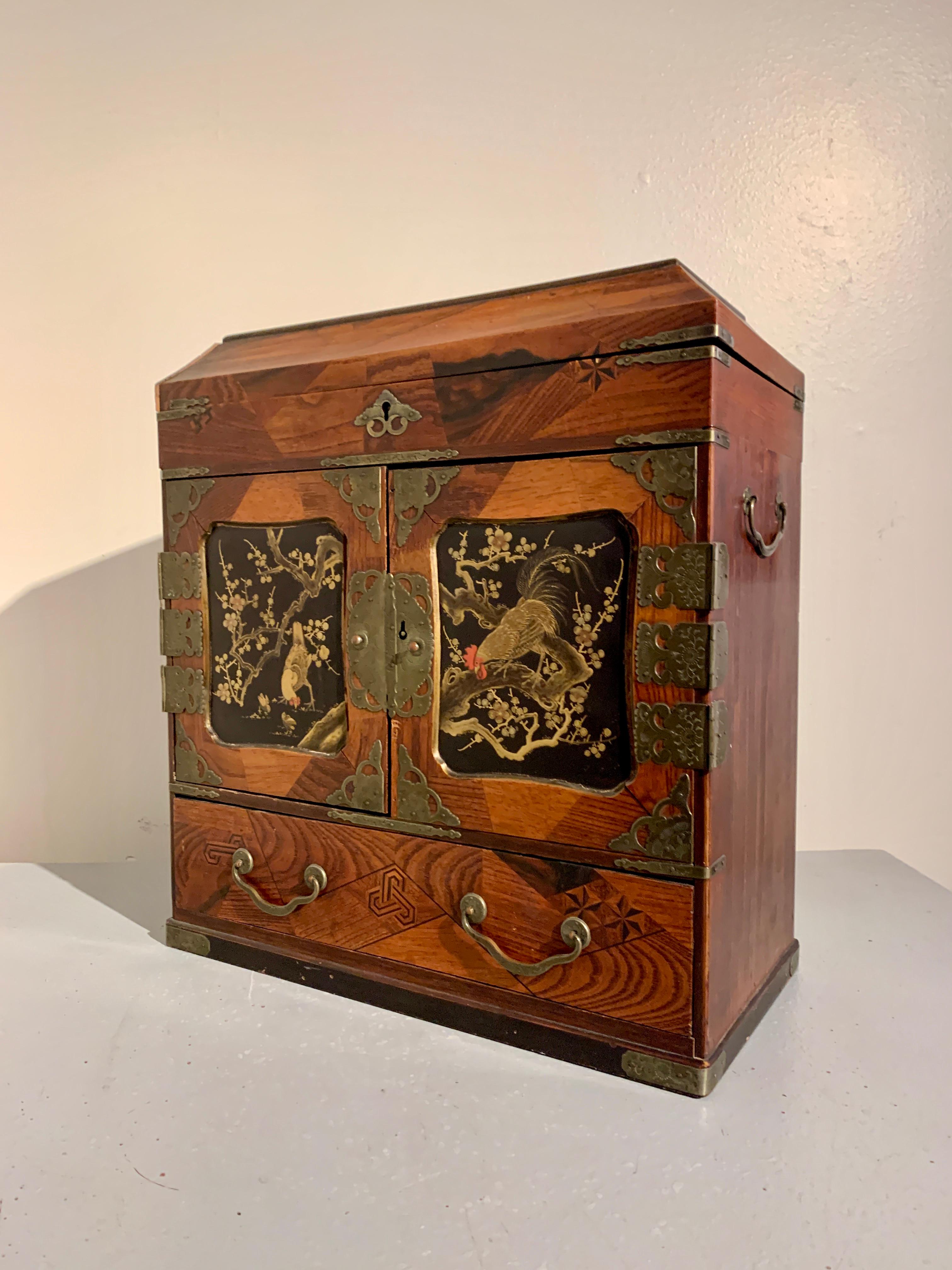 Japanese Marquetry and Lacquer Jewelry Chest, Meiji Period, circa 1900, Japan In Fair Condition For Sale In Austin, TX