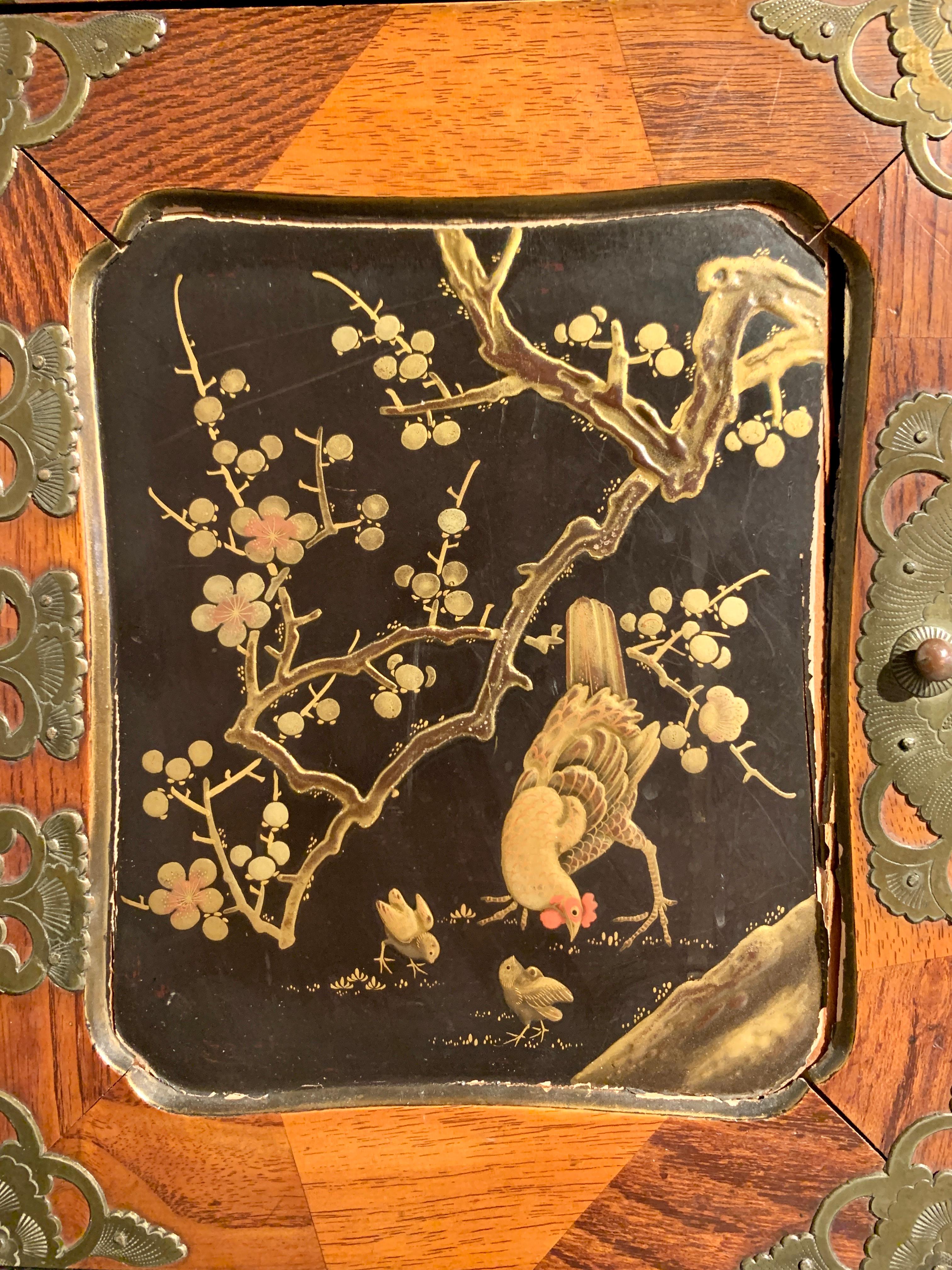 Japanese Marquetry and Lacquer Jewelry Chest, Meiji Period, circa 1900, Japan For Sale 2
