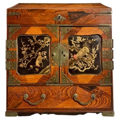 Japanese Marquetry and Lacquer Jewelry Chest, Meiji Period, circa 1900, Japan