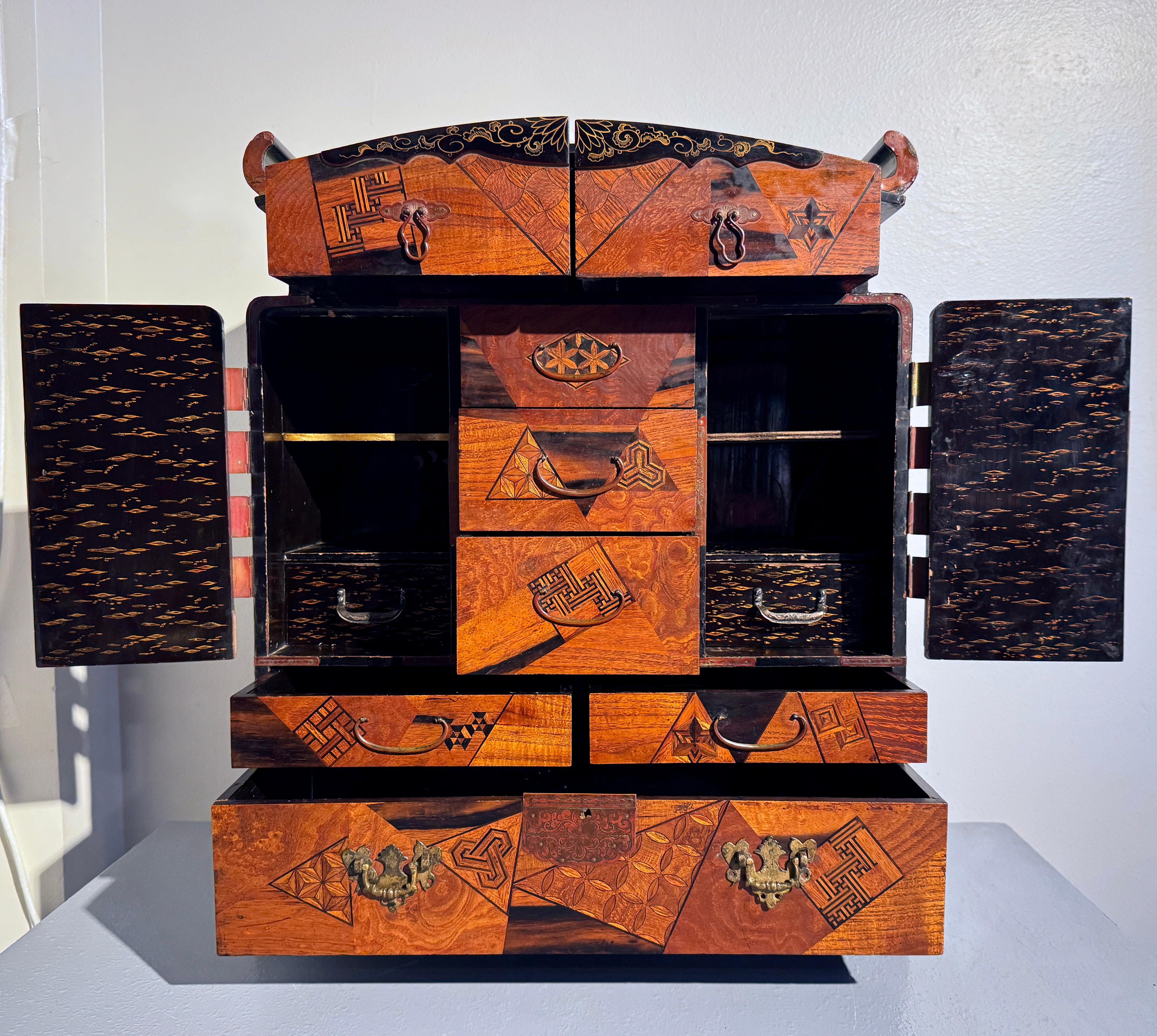 Japanese Marquetry Hanging or Table Cabinet, Meiji Period, c. 1900, Japan For Sale 1
