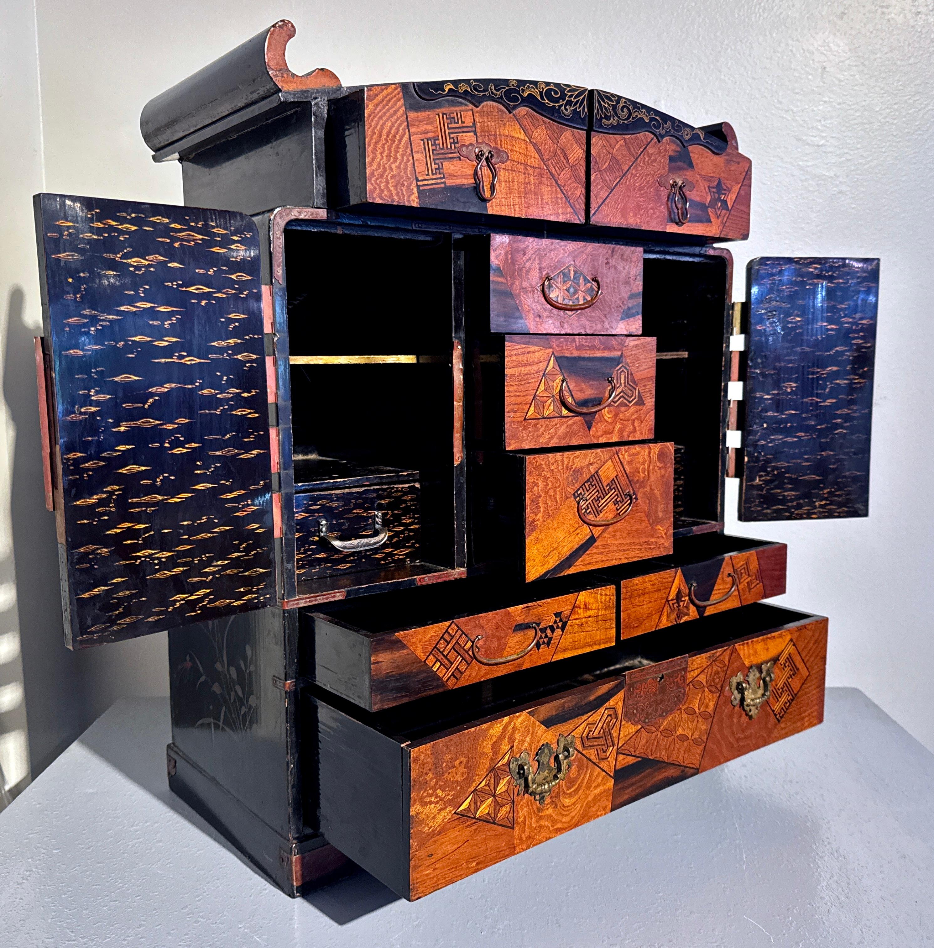 Japanese Marquetry Hanging or Table Cabinet, Meiji Period, c. 1900, Japan For Sale 2