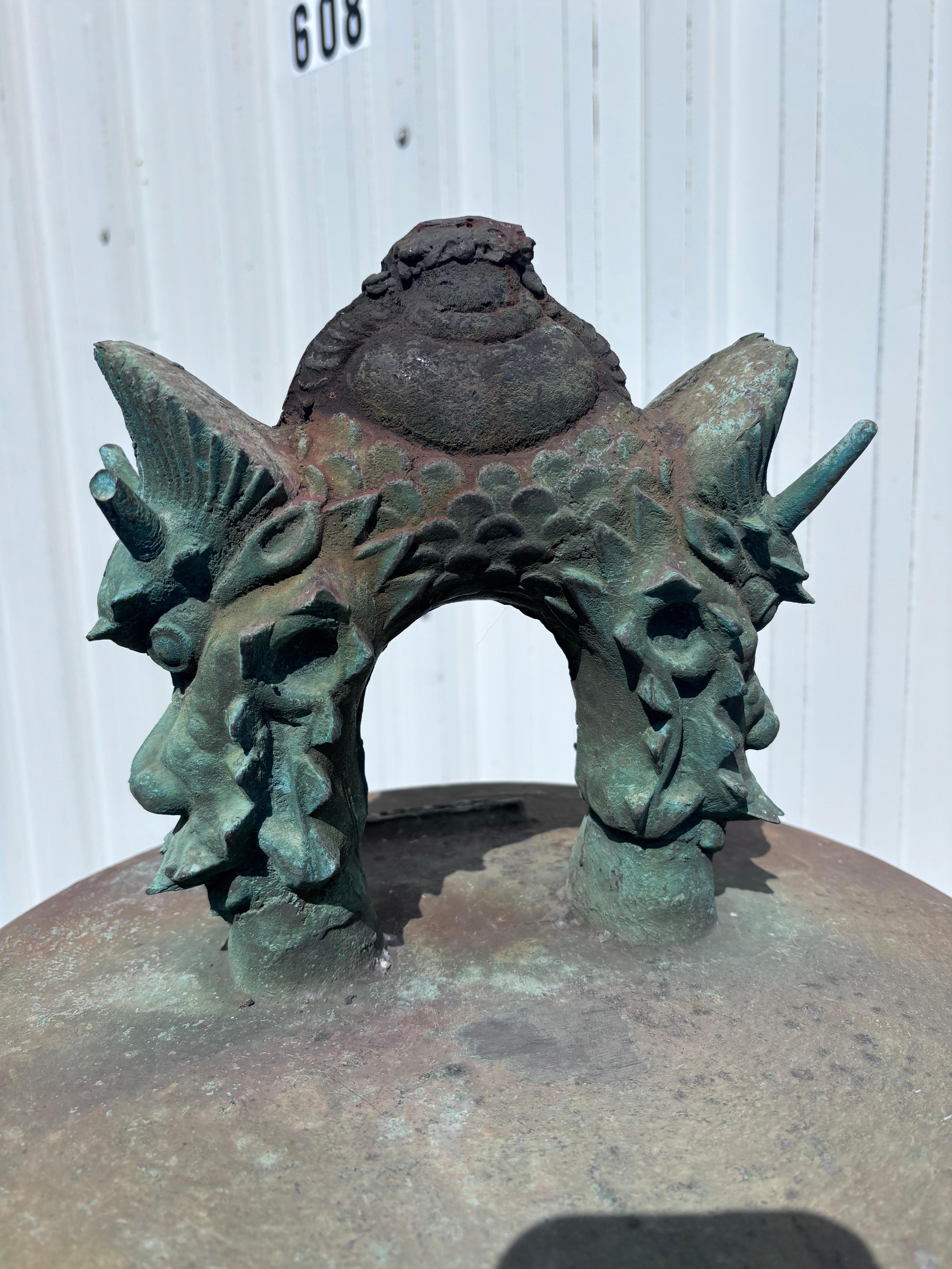 Campana de la Paz Japonesa Masiva de Bronce 45 Pulgadas de Altura Japonés en venta