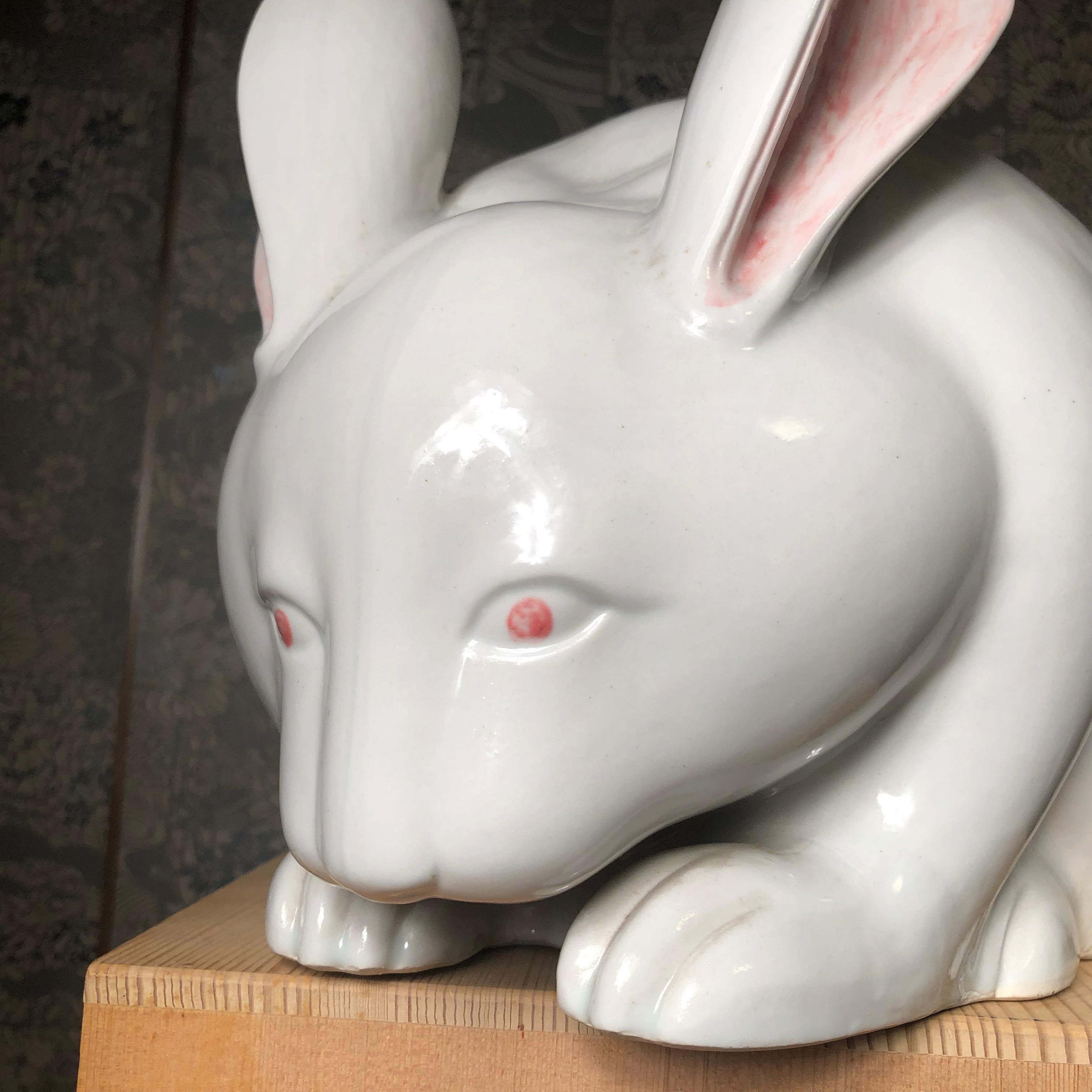 Japanese Massive Pure White Rabbit Sculpture, Long, Signed Kutani, 1940s In Good Condition In South Burlington, VT