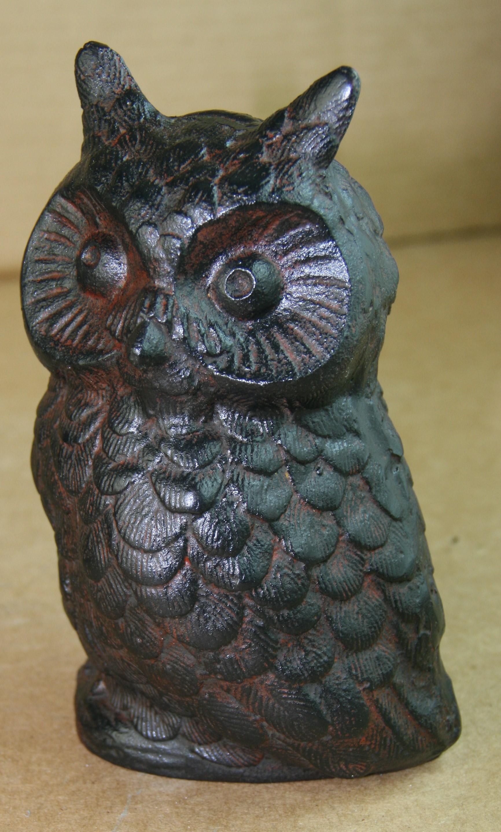 Japanese Matching Pair Owl Sculptures/Bookends In Good Condition In Douglas Manor, NY