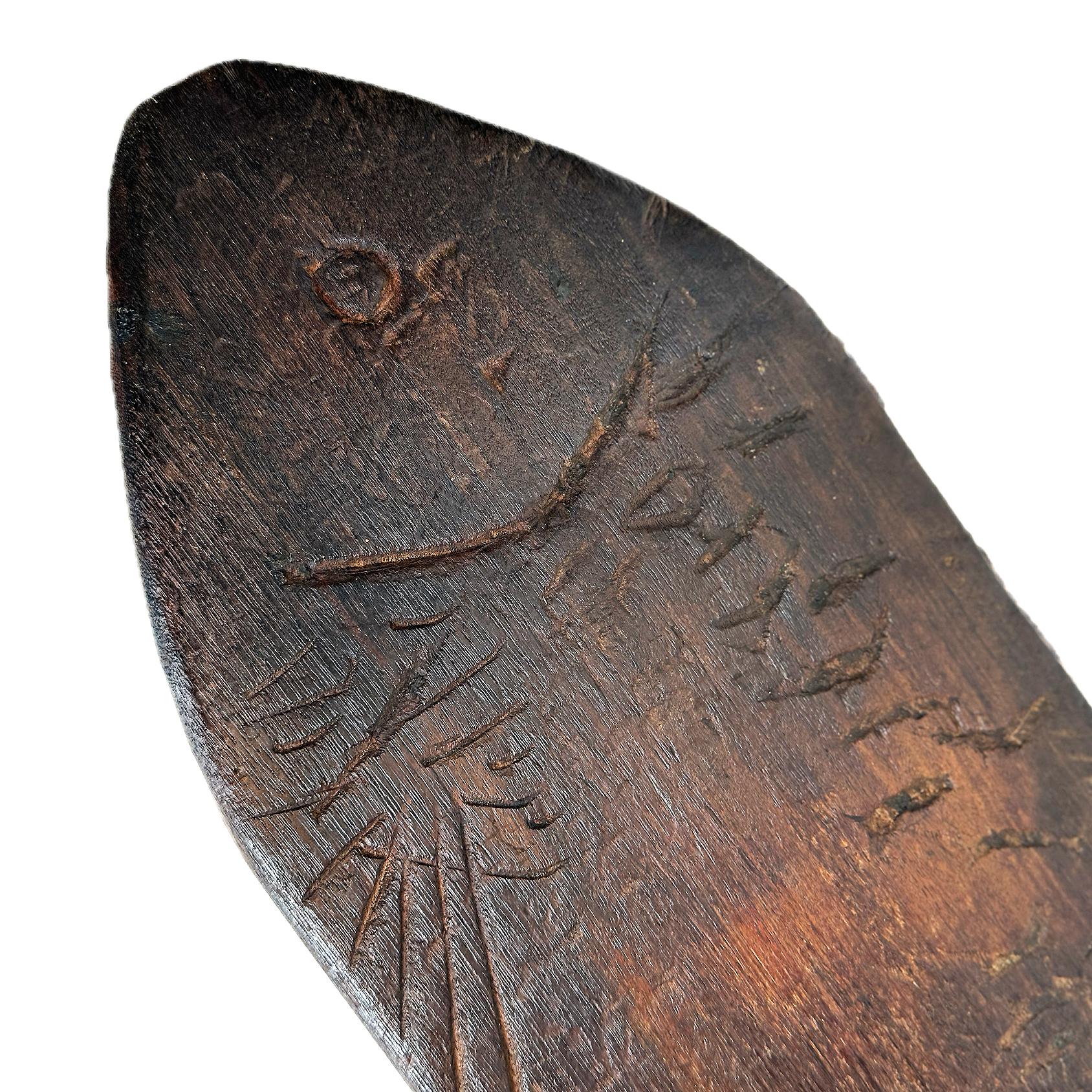 Tambour de méditation japonais (Gyoban), en forme de poisson avec frappe, Wood, période Meiji Bon état - En vente à Point Richmond, CA