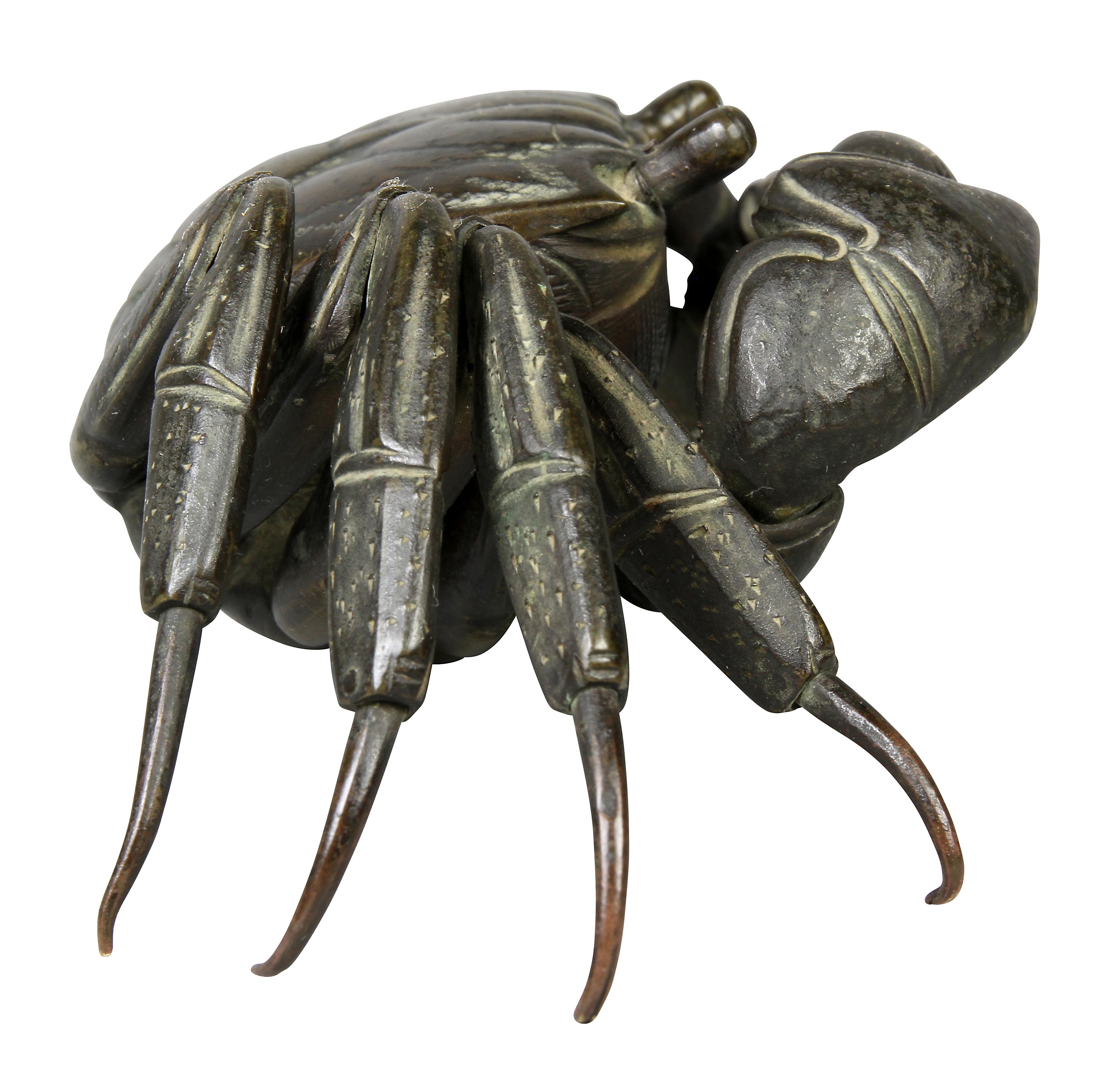 Japanese Meiji Articulated Bronze Crab In Good Condition For Sale In Essex, MA