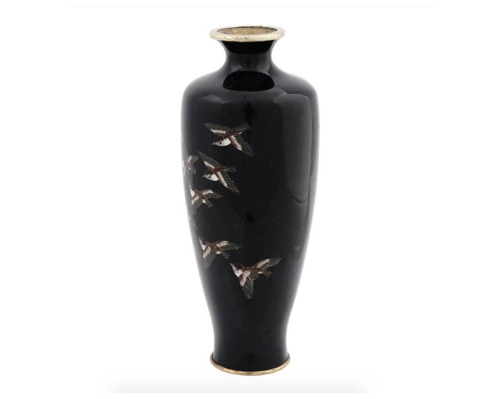 Antique Meiji Japanese Cloisonne Black Enamel 11 Sparrows on Vase In Good Condition For Sale In New York, NY