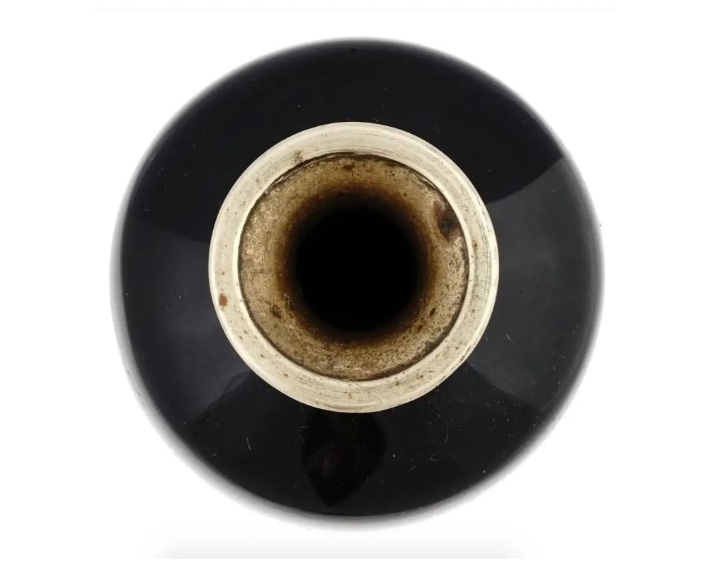 XIX secolo Antico Cloisonne giapponese Meiji Smalto nero 11 passeri su vaso in vendita