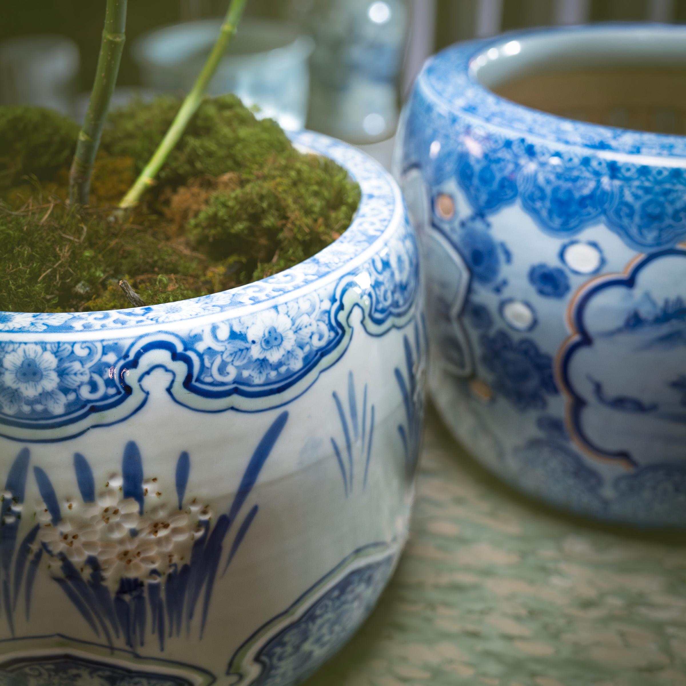 Glazed Japanese Meiji Blue & White Daffodil Hibachi For Sale