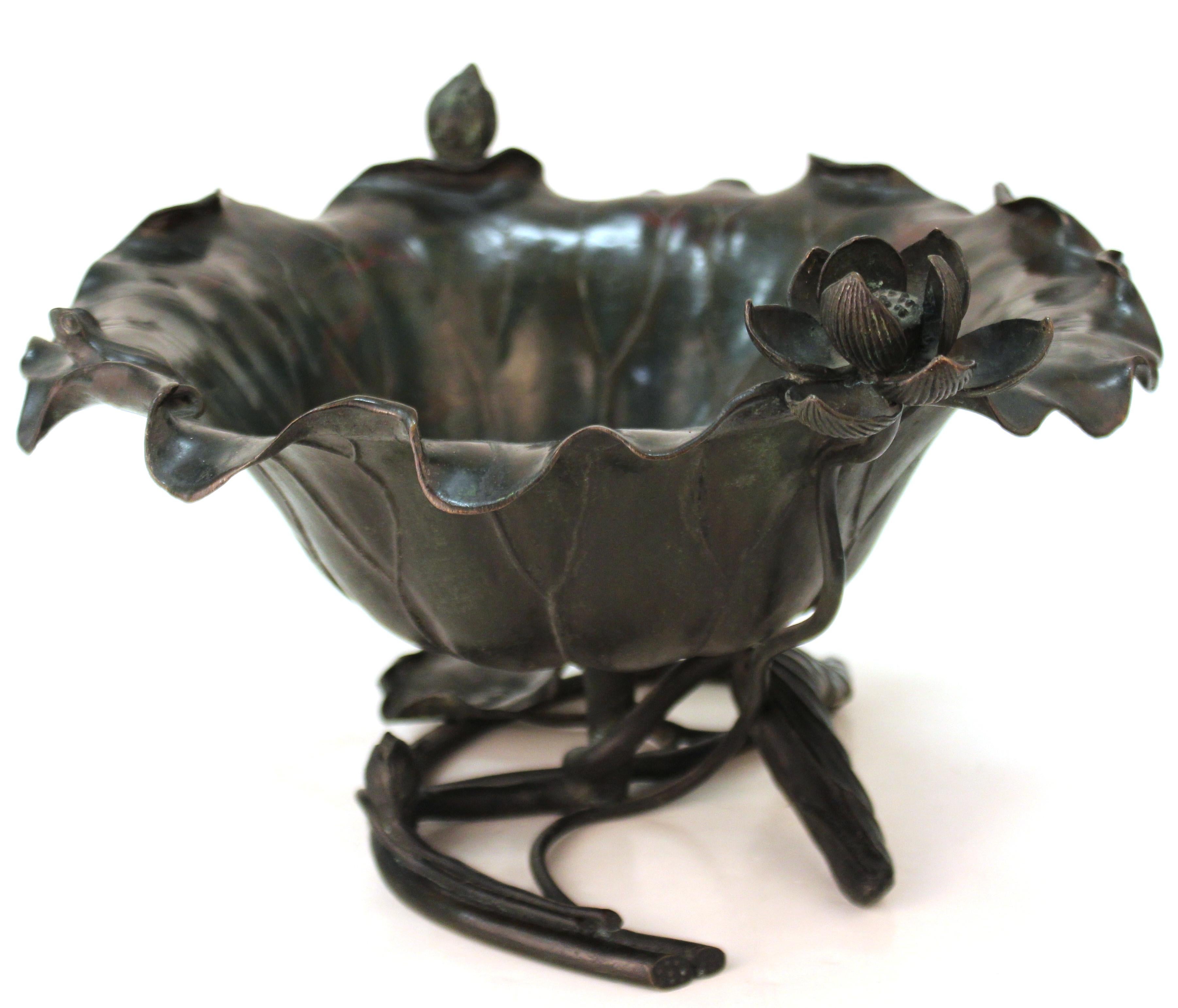 Early 20th Century Japanese Meiji Bronze Ikebana Vessel in Leaf-Shape with Frog and Lotus
