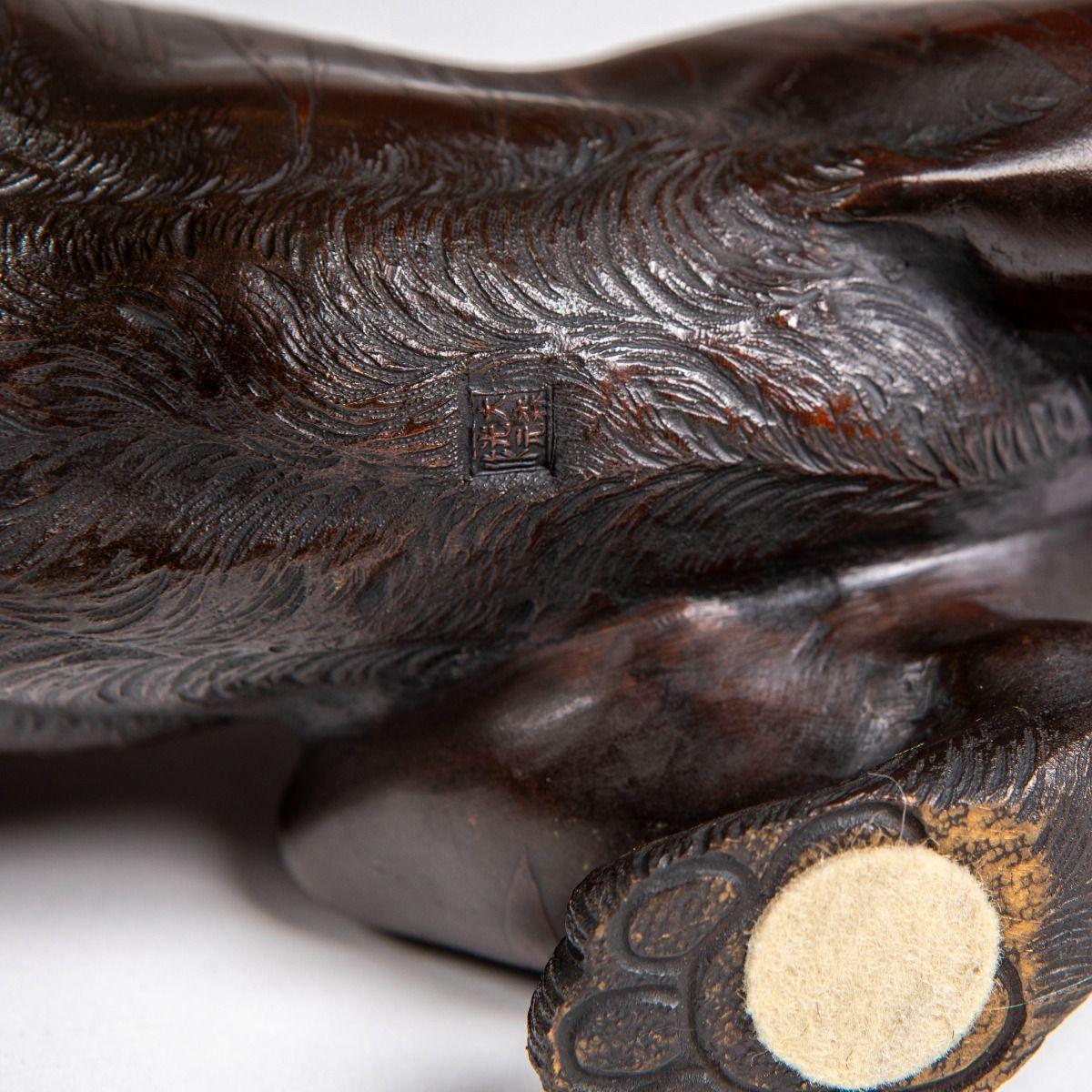 XIXe siècle Sculpture japonaise Meiji en bronze représentant un tigre, avec signature estampillée en vente