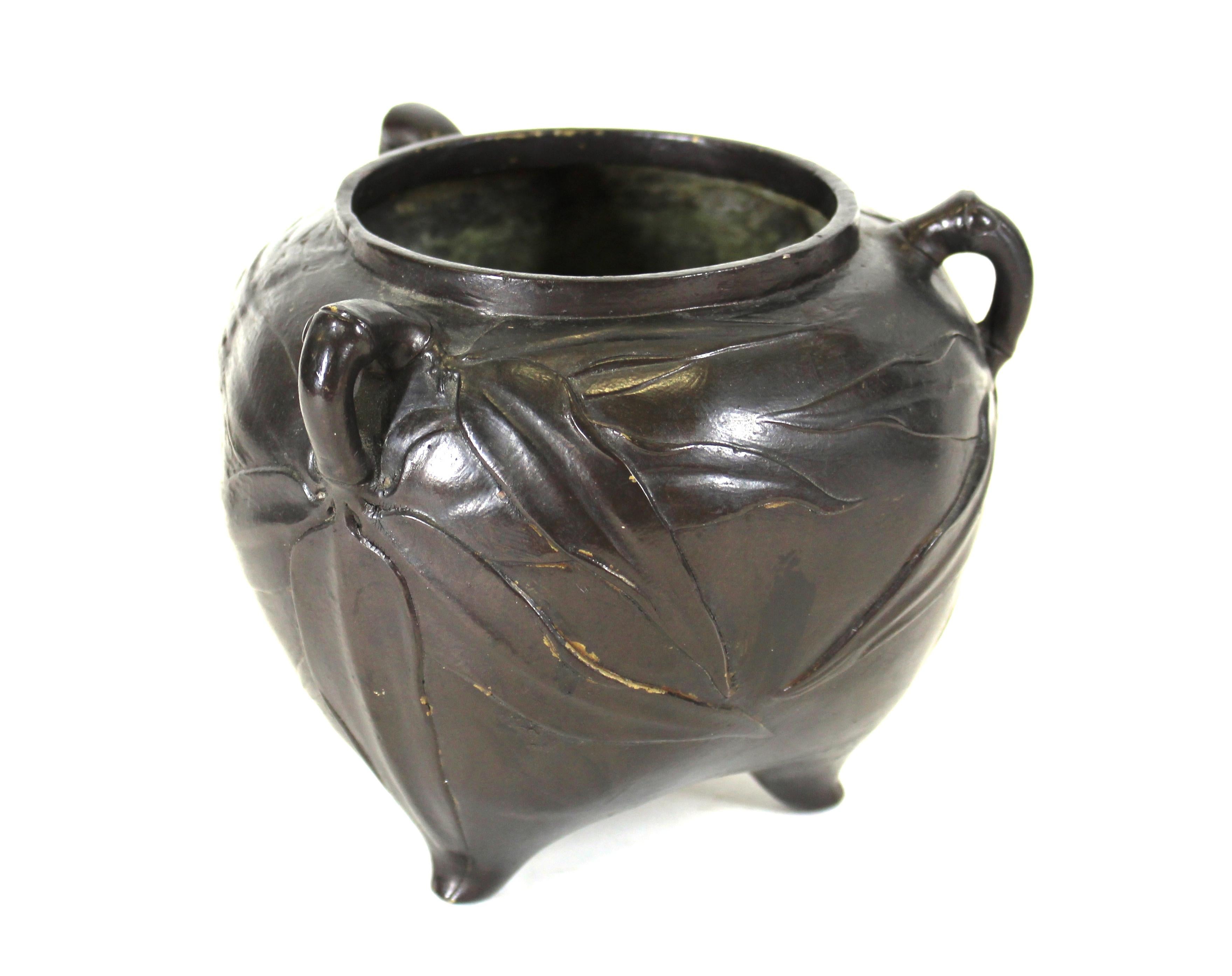 Japanese Meiji Bronze Tripod Vessel 1