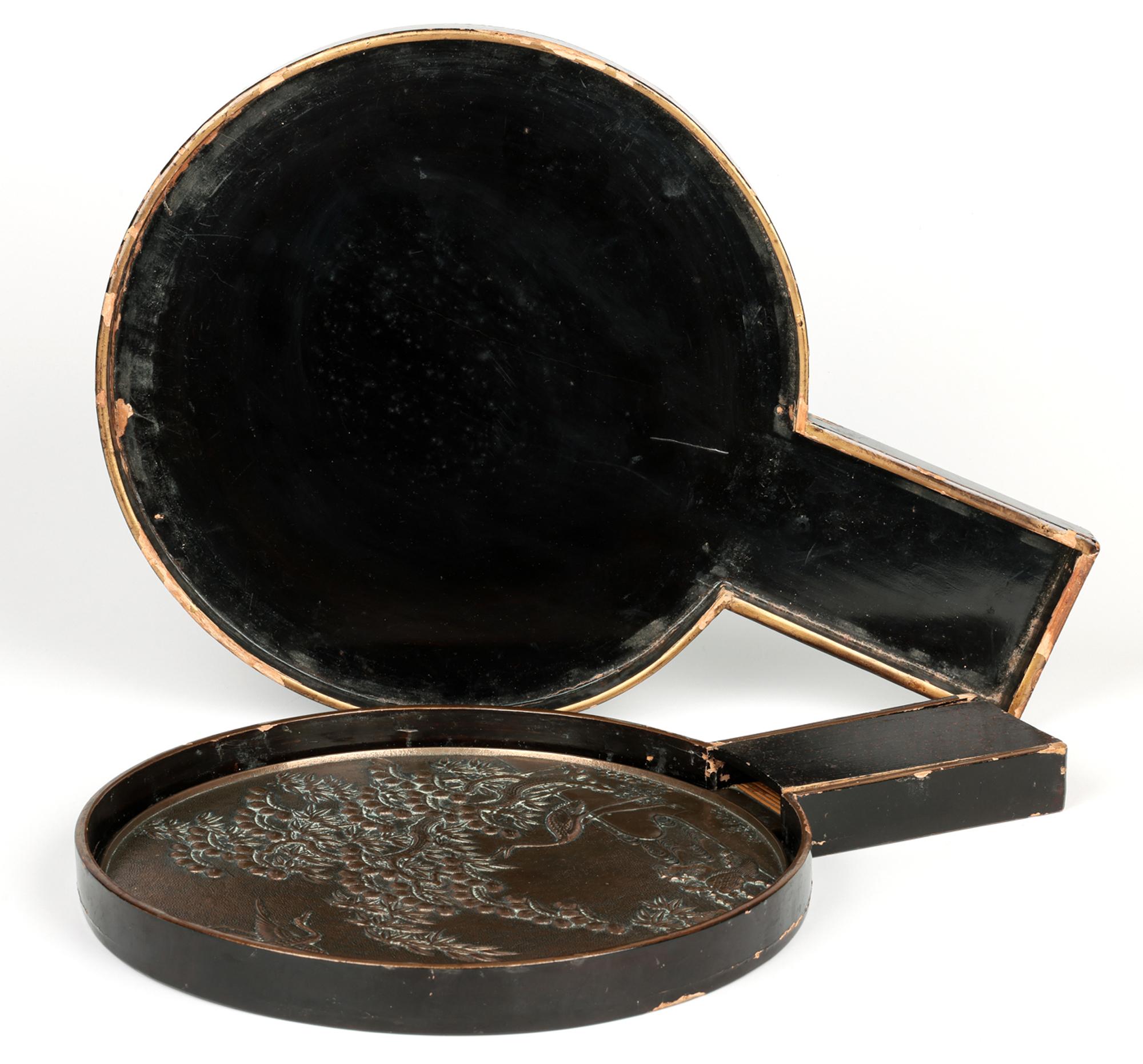 Espejo de Mano Kagami Japonés Meiji de Bronce con Grullas Fines del siglo XIX en venta