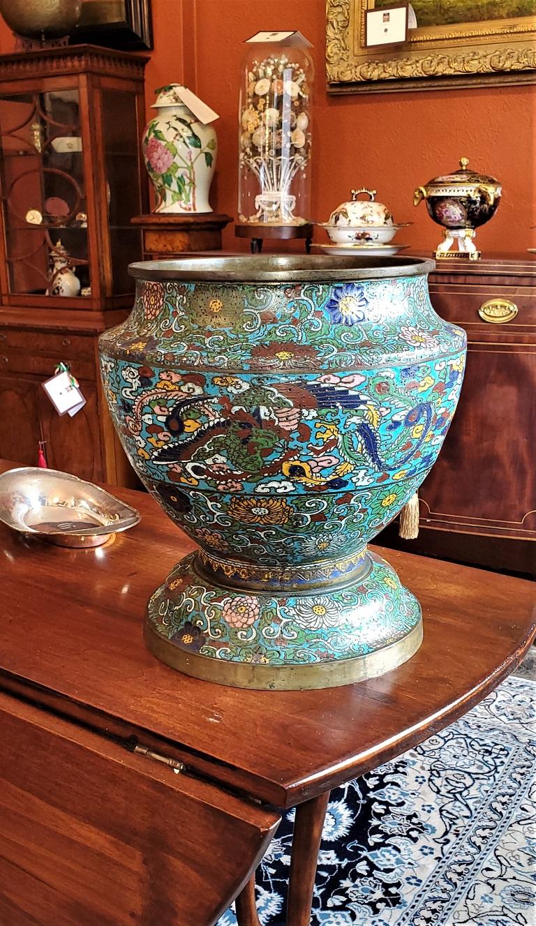 Japanese Meiji Champleve and Bronze Urn For Sale 4